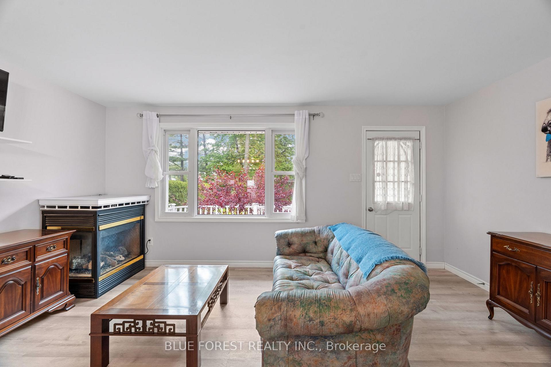 Photo 9 of 7 Andrew Crescent, Goderich, Goderich (Town) — HOMEH