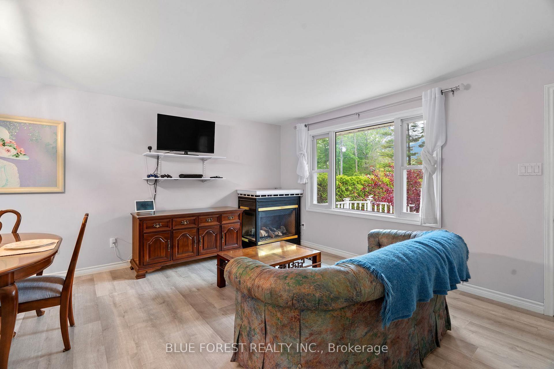 Photo 12 of 7 Andrew Crescent, Goderich, Goderich (Town) — HOMEH
