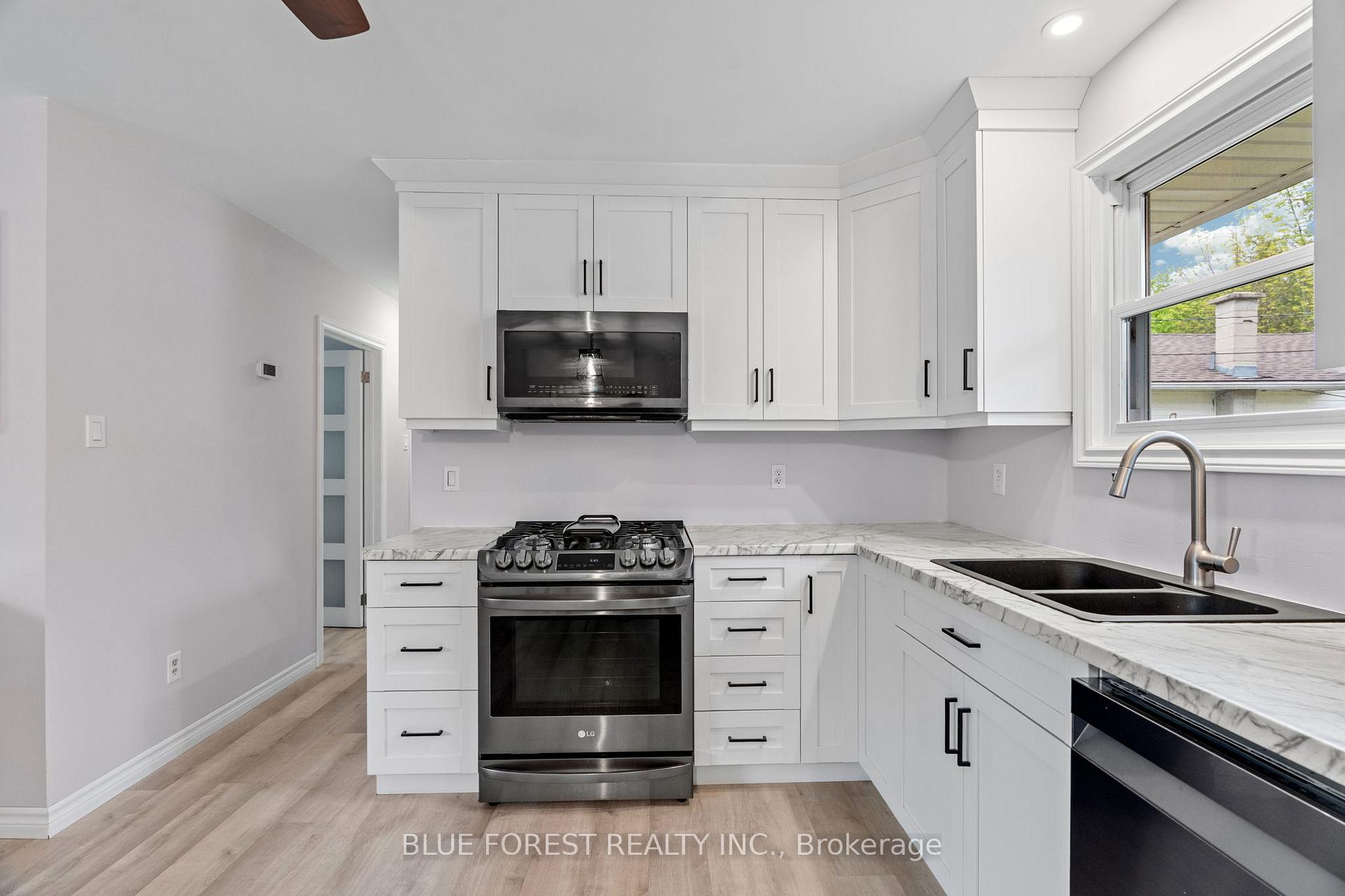 Photo 17 of 7 Andrew Crescent, Goderich, Goderich (Town) — HOMEH