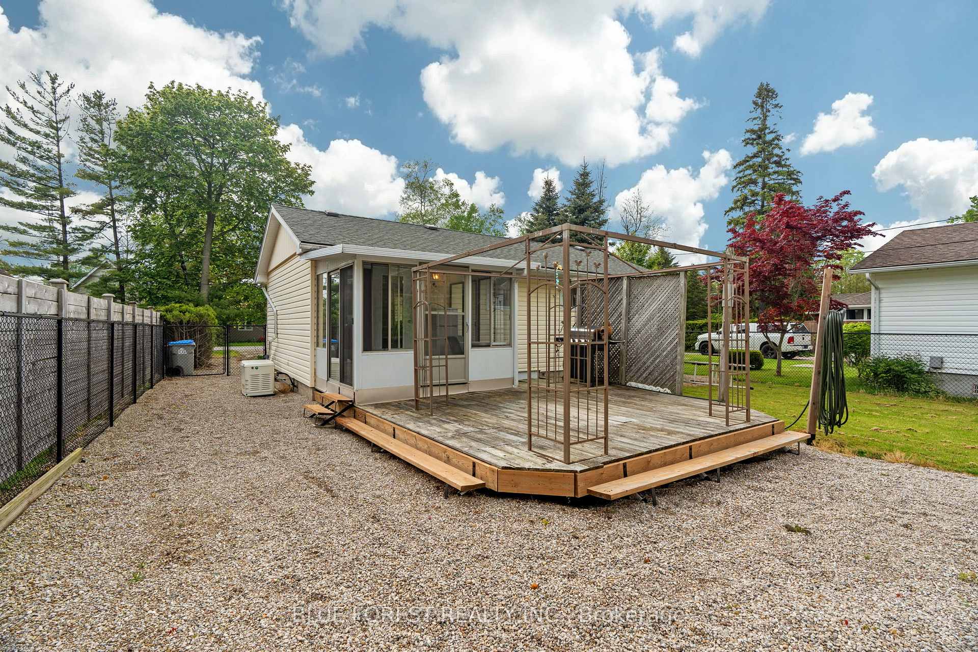 Photo 34 of 7 Andrew Crescent, Goderich, Goderich (Town) — HOMEH