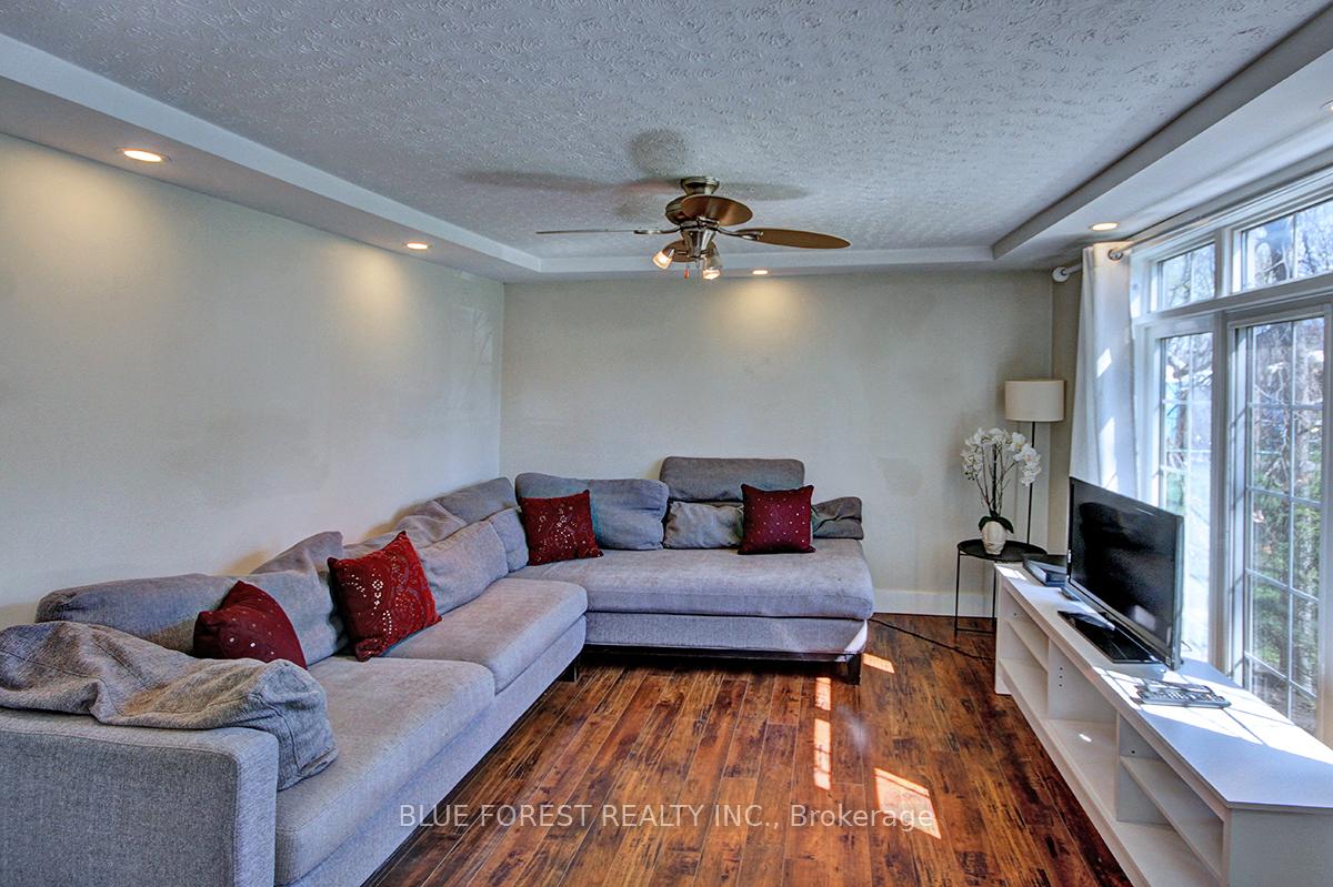 Photo 10 of 9 Henry Street, St. Thomas — HOMEH