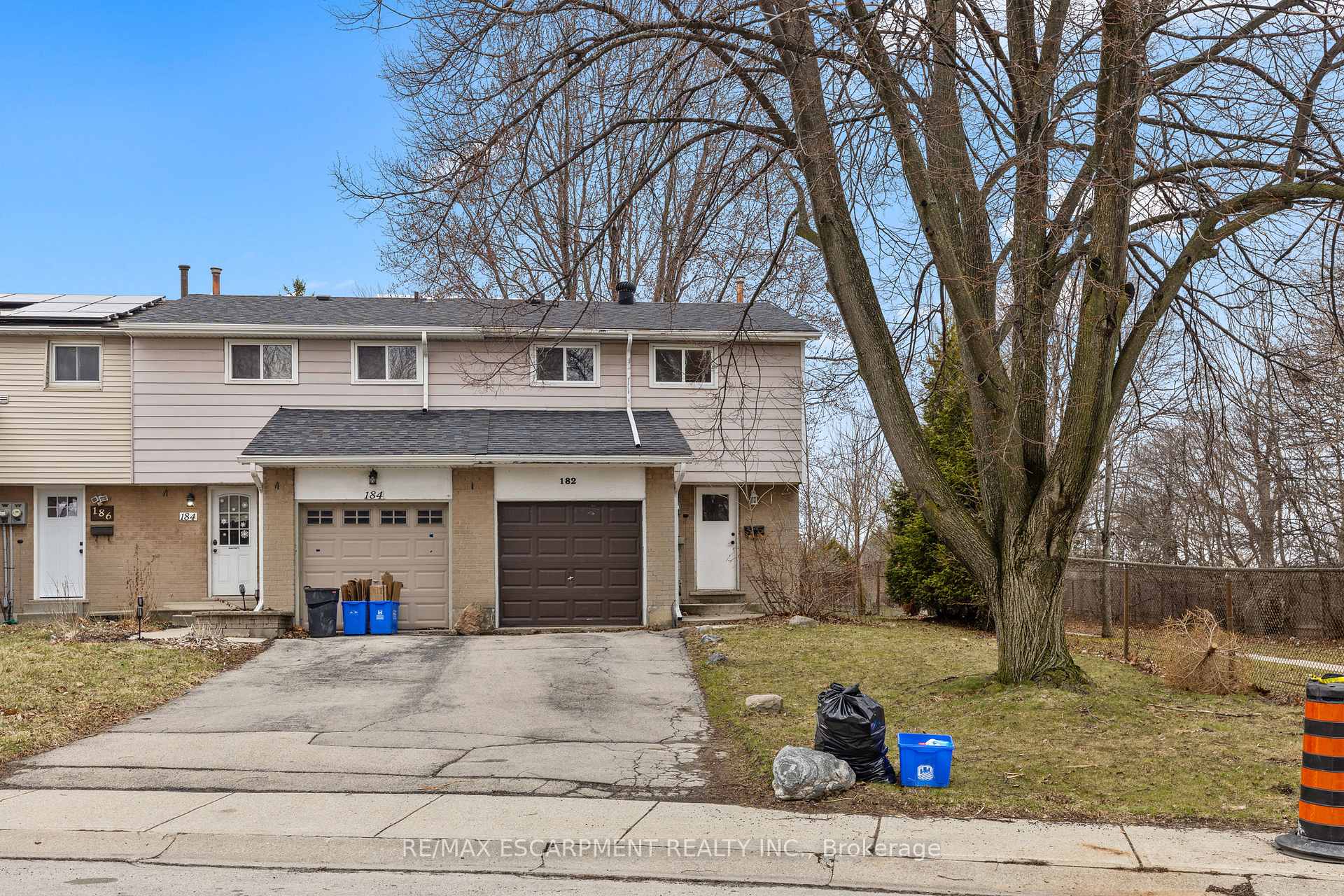 Photo 3 of 182 Golden Orchard Drive, Hamilton, Gourley — HOMEH