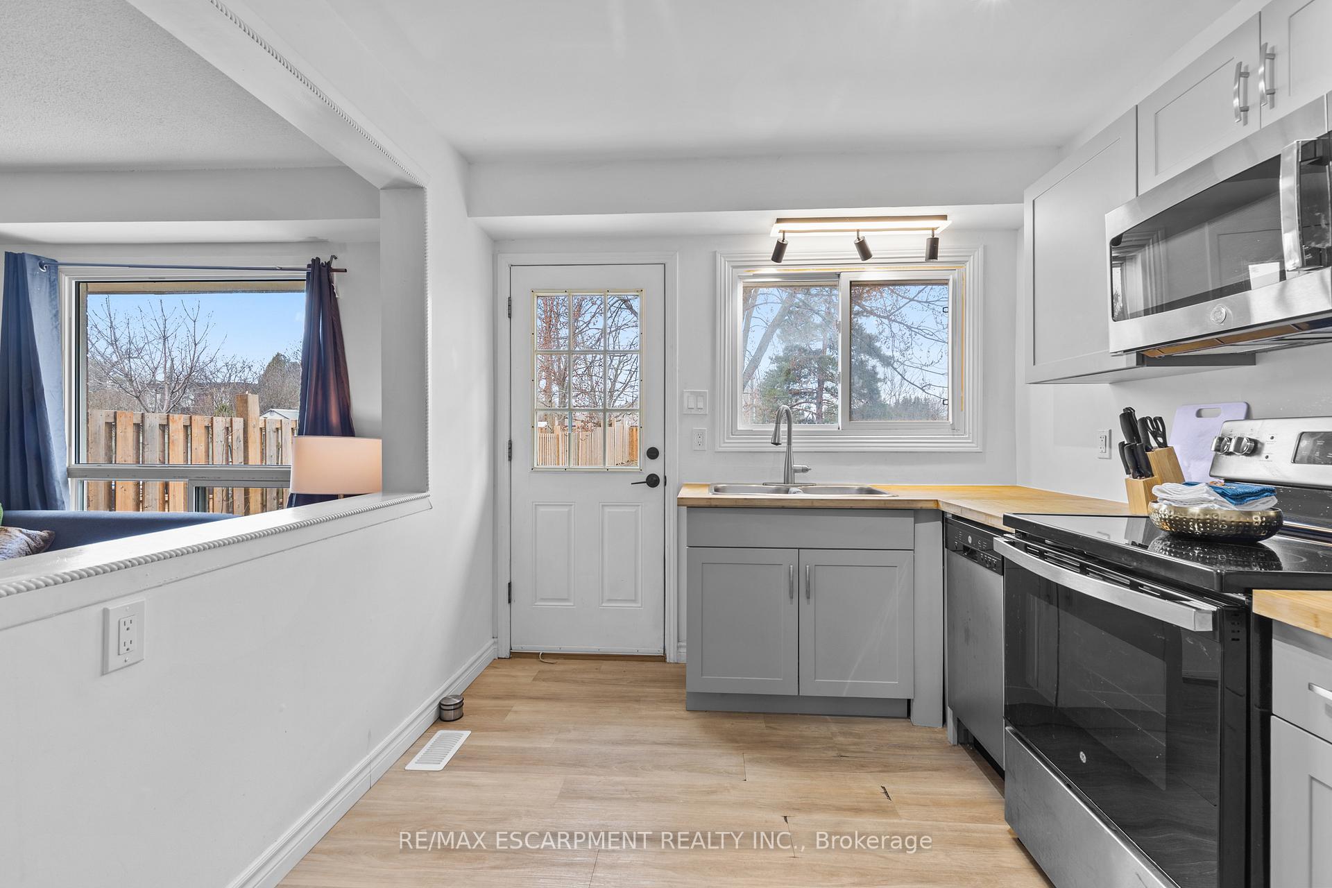 Photo 8 of 182 Golden Orchard Drive, Hamilton, Gourley — HOMEH