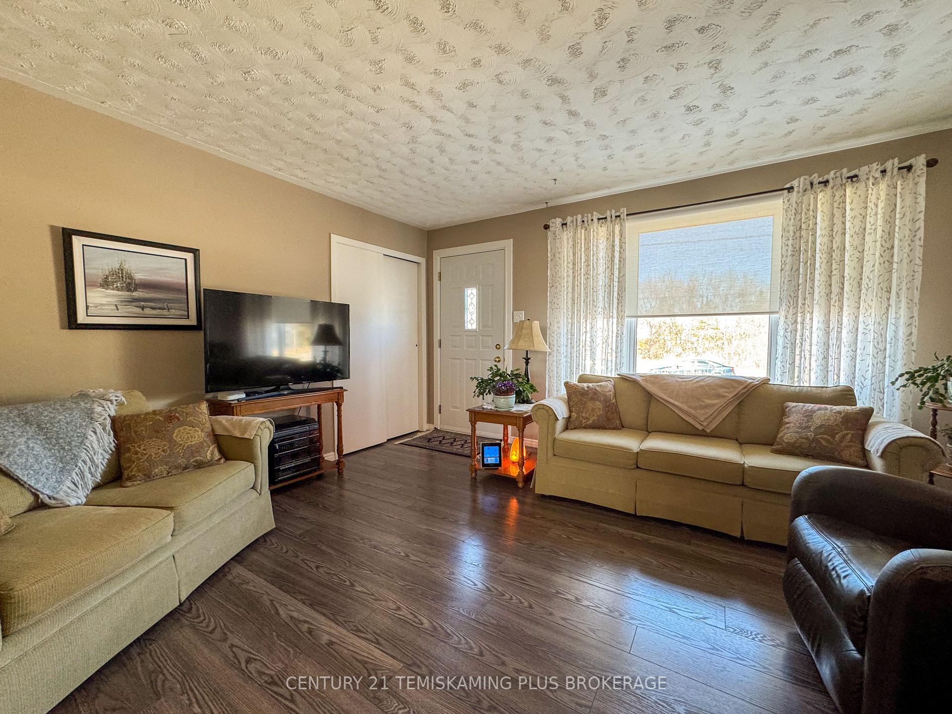 Photo 9 of 274 Birch Drive, Temiskaming Shores, New Liskeard — HOMEH