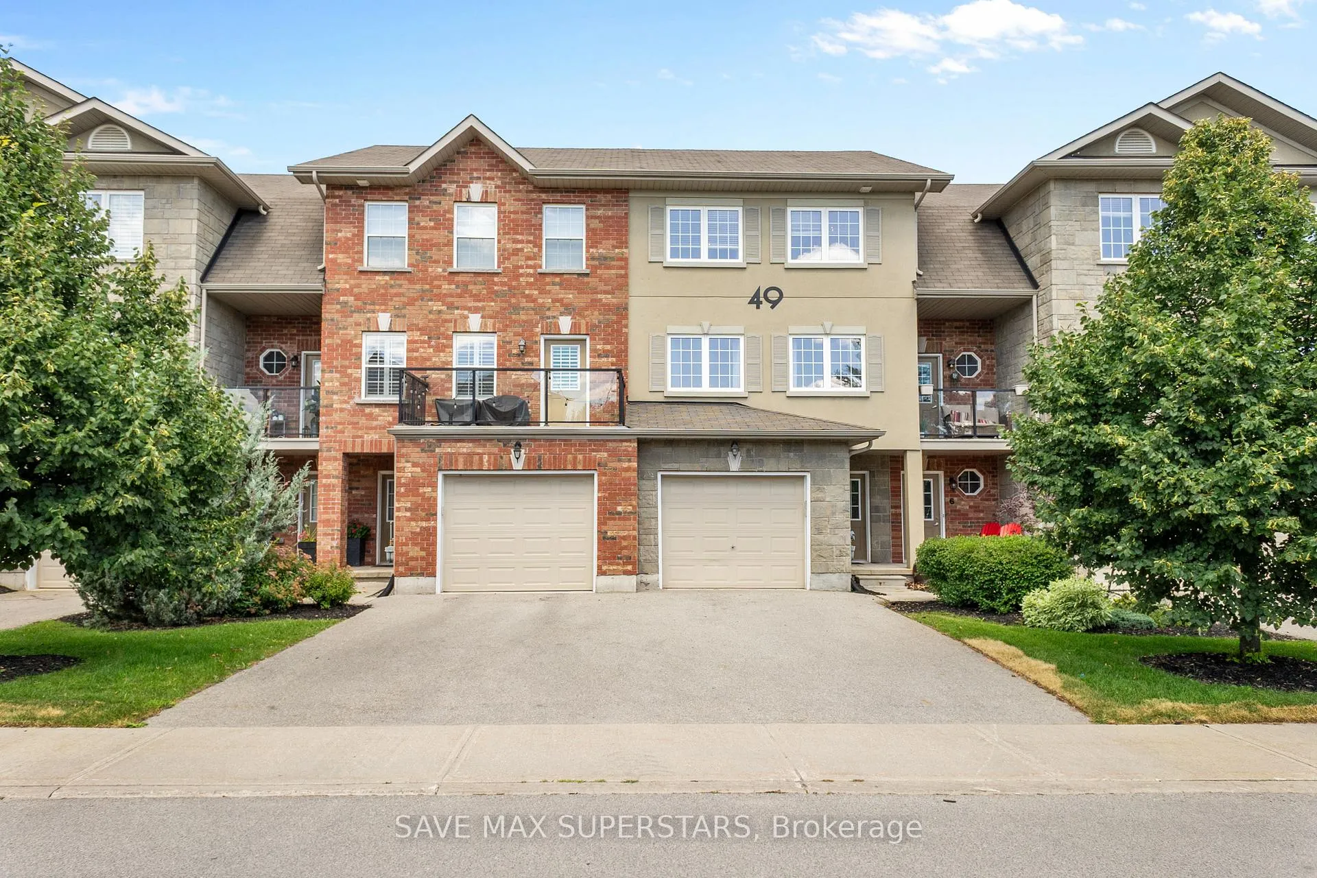 Front of Unit 5, 49 Ferndale Drive S
