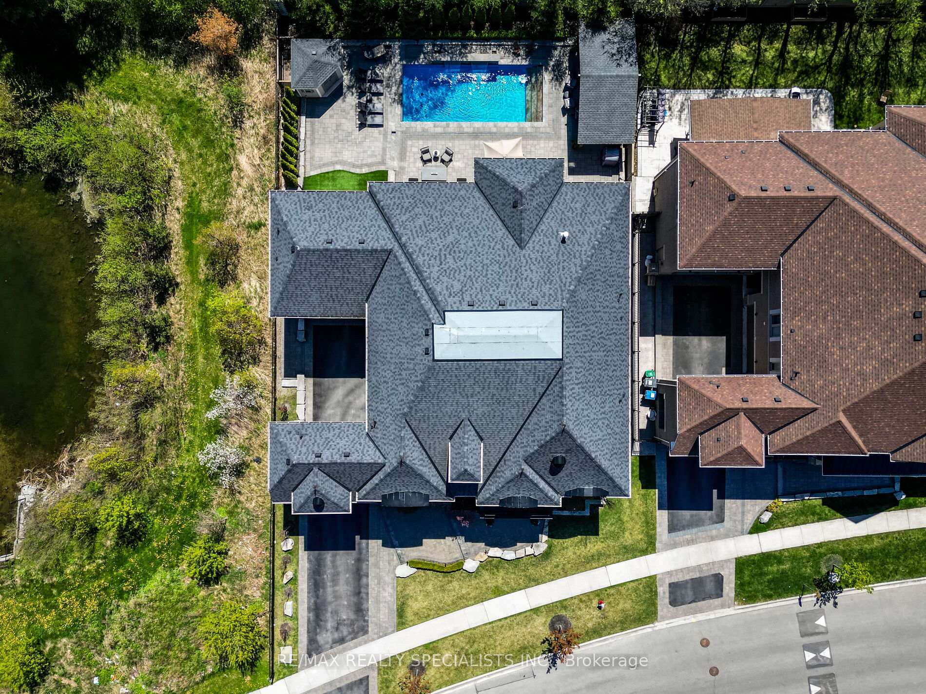 Photo 2 of 41 Burlwood Road, Brampton, Vales of Castlemore — HOMEH