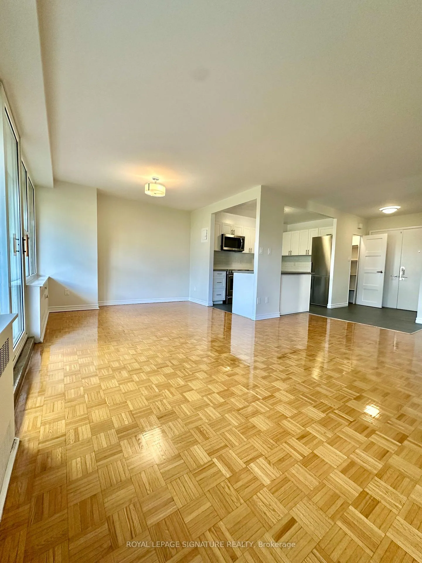 Photo 7 of Unit 414, 10 Shallmar Boulevard, Toronto, Forest Hill North — HOMEH