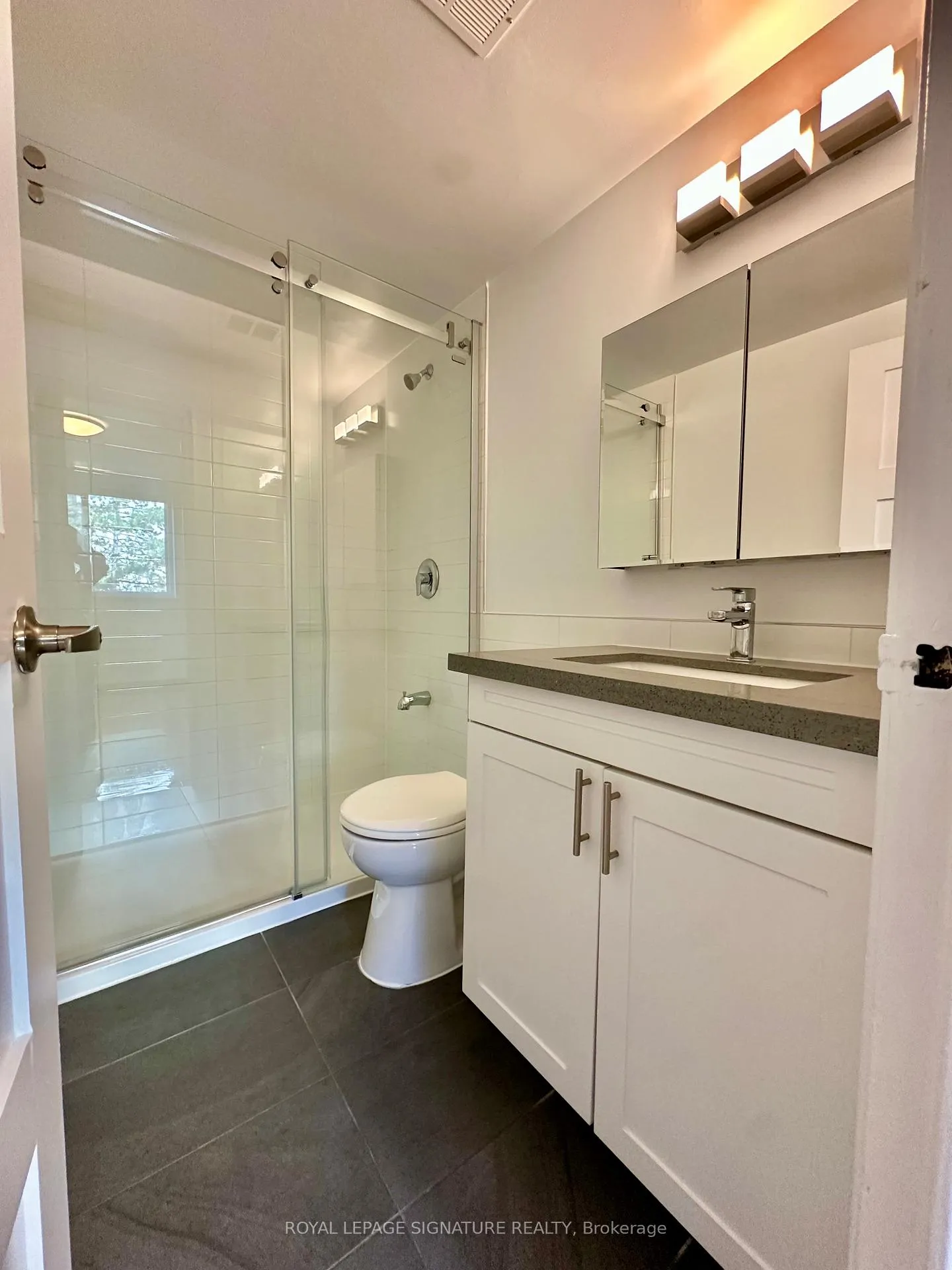 Photo 10 of Unit 414, 10 Shallmar Boulevard, Toronto, Forest Hill North — HOMEH