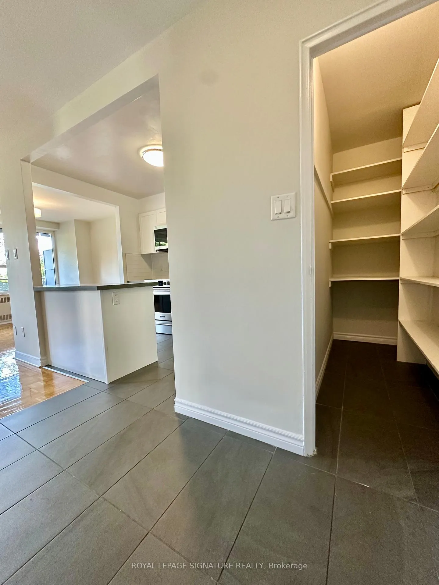 Photo 13 of Unit 414, 10 Shallmar Boulevard, Toronto, Forest Hill North — HOMEH