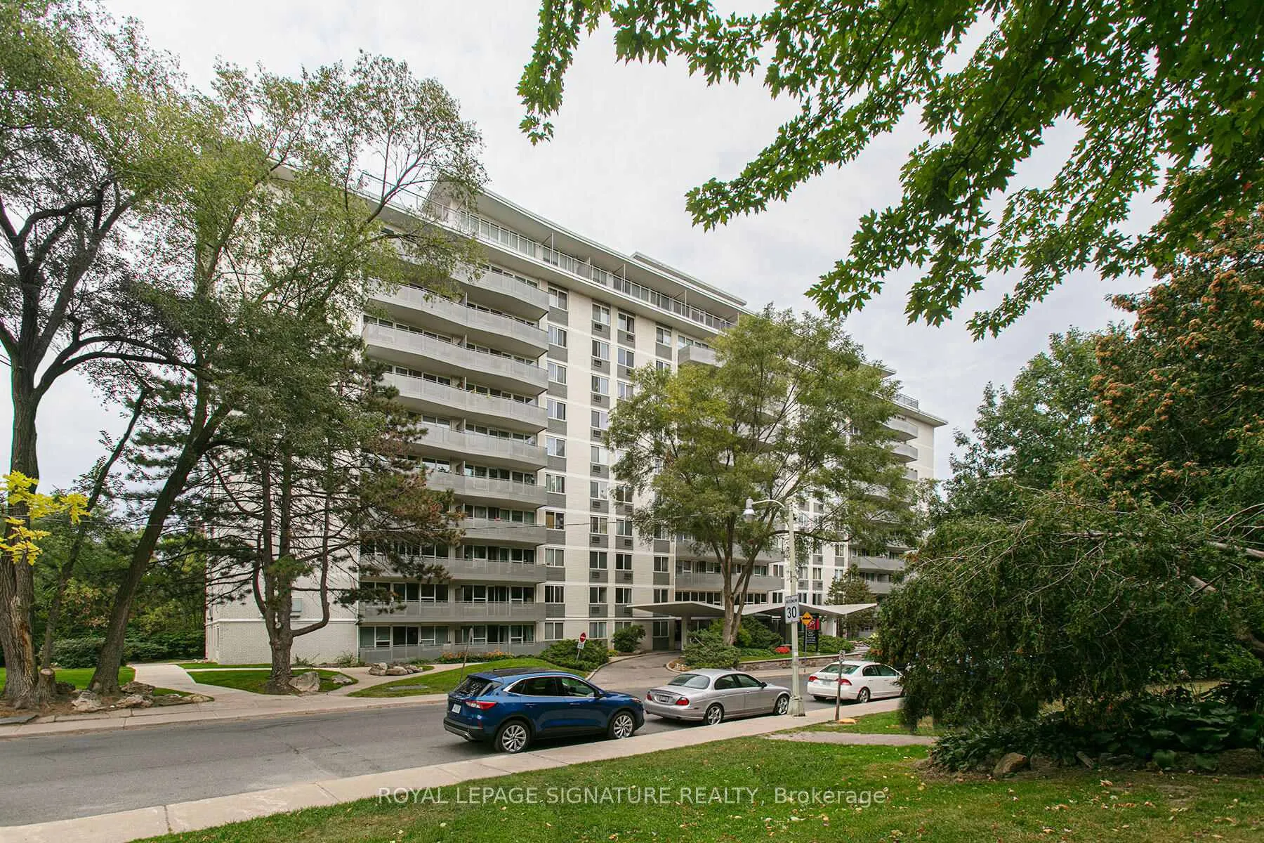 Photo 15 of Unit 414, 10 Shallmar Boulevard, Toronto, Forest Hill North — HOMEH