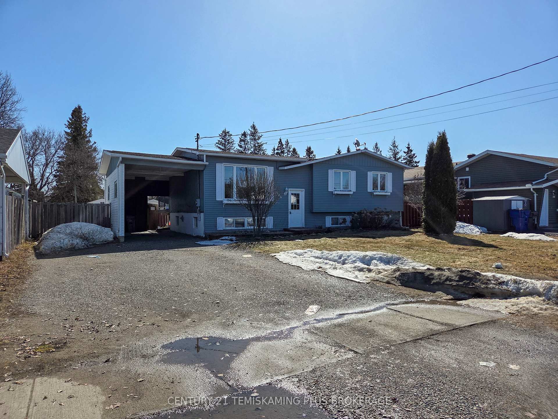 Photo 3 of 106 Cross Lake Road E, Temiskaming Shores, Haileybury — HOMEH