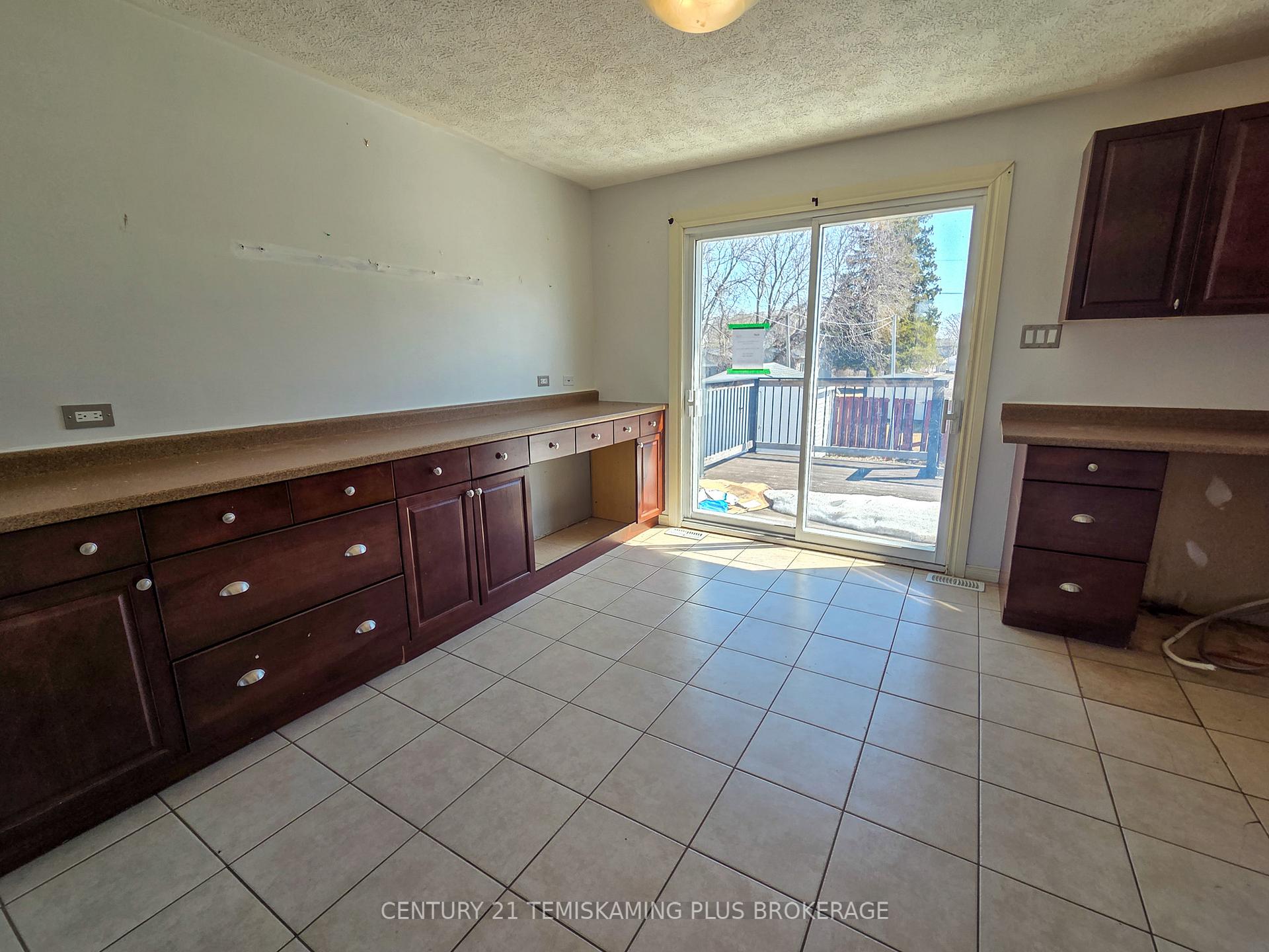 Photo 9 of 106 Cross Lake Road E, Temiskaming Shores, Haileybury — HOMEH