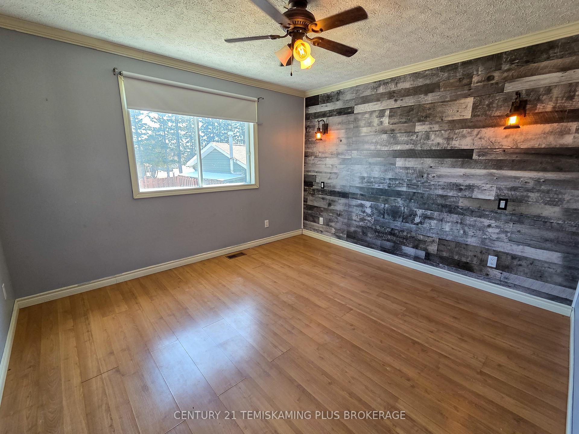 Photo 17 of 106 Cross Lake Road E, Temiskaming Shores, Haileybury — HOMEH