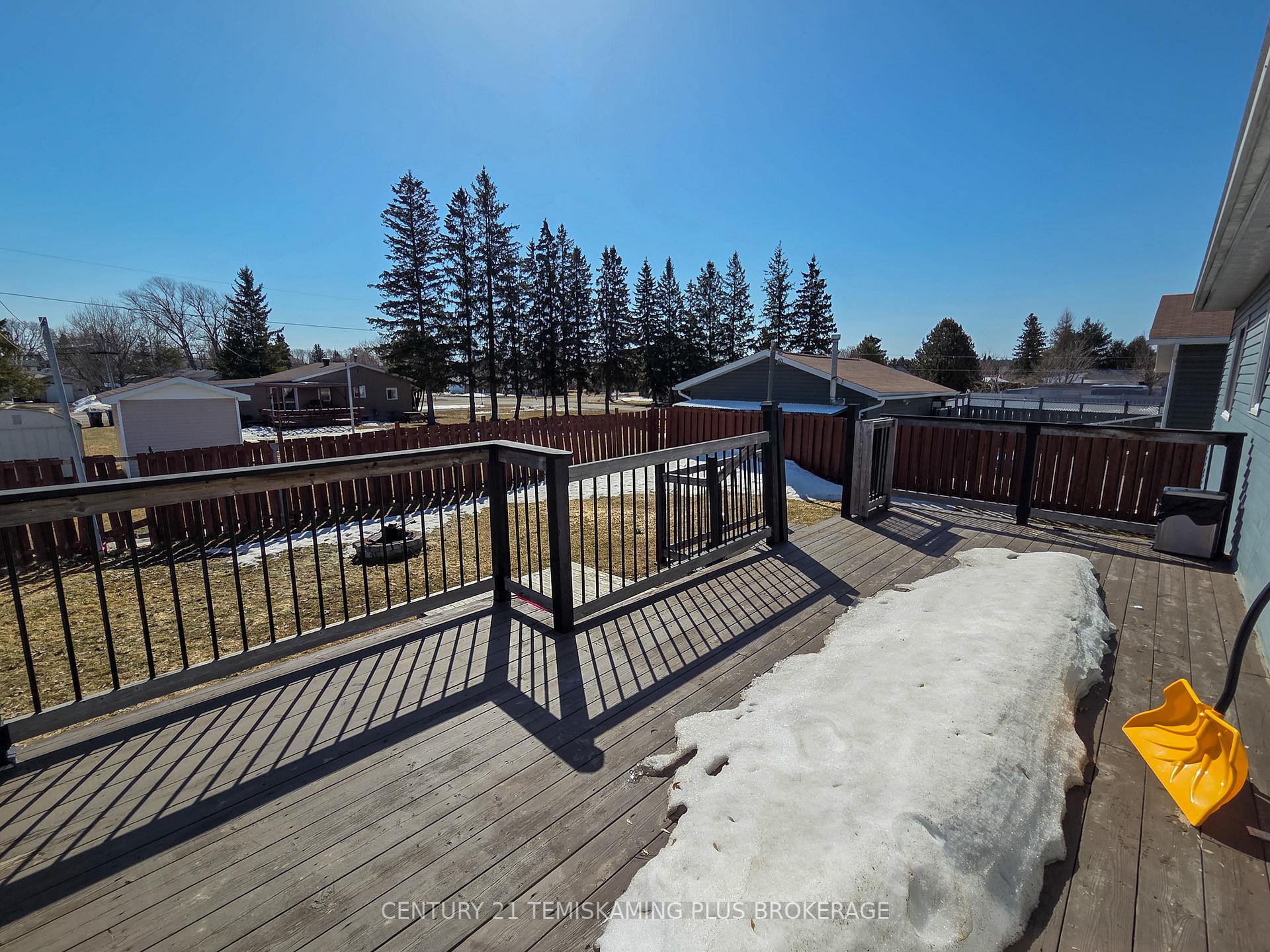 Photo 34 of 106 Cross Lake Road E, Temiskaming Shores, Haileybury — HOMEH