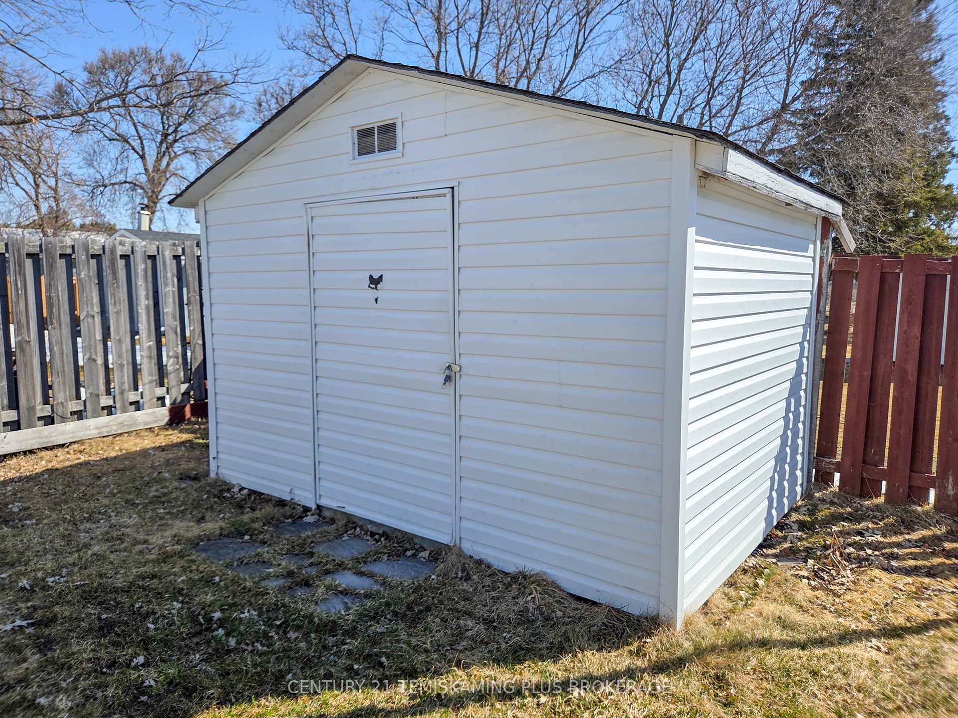 Photo 35 of 106 Cross Lake Road E, Temiskaming Shores, Haileybury — HOMEH