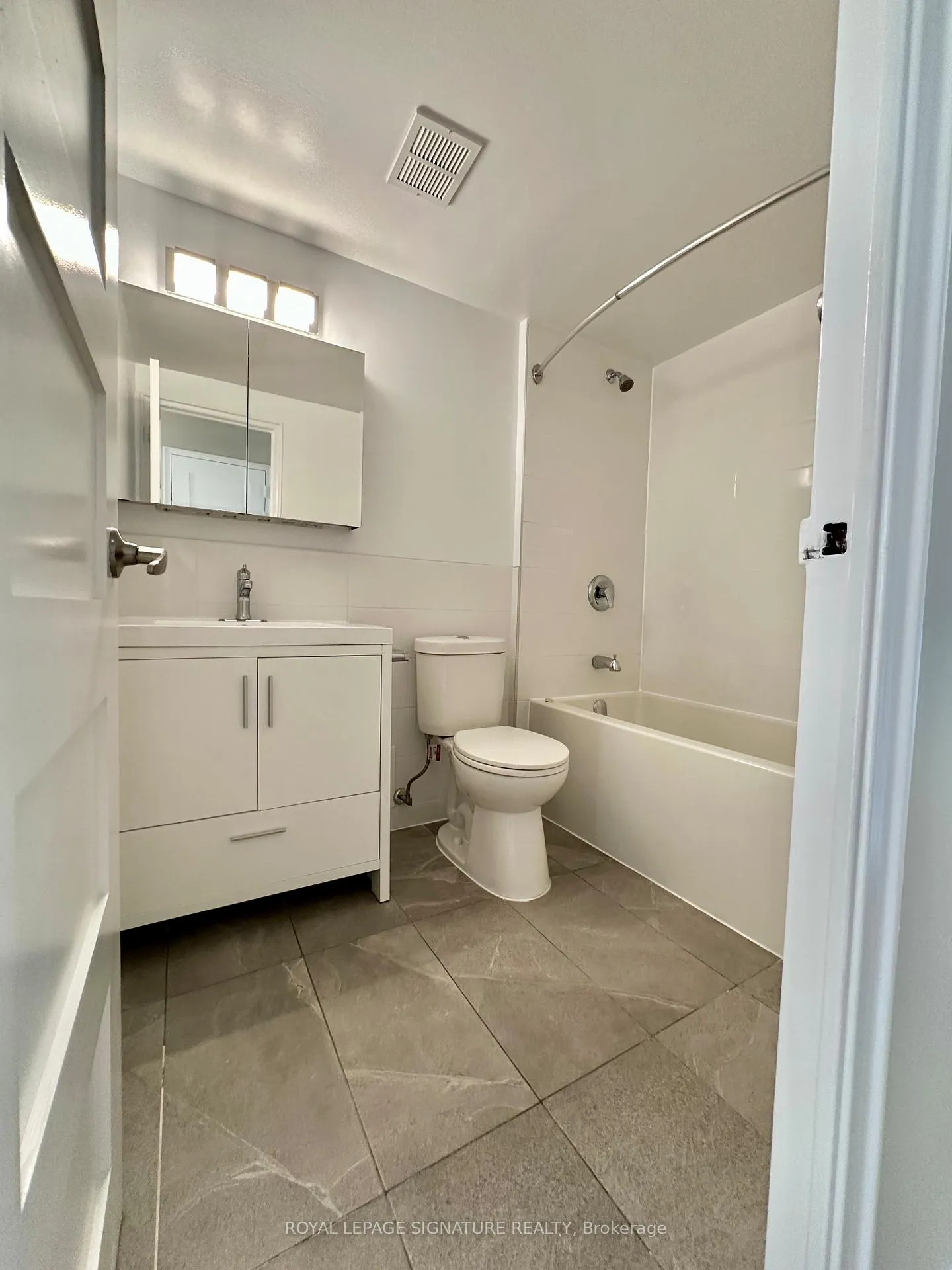Photo 15 of Unit 501, 10 Shallmar Boulevard, Toronto, Forest Hill North — HOMEH