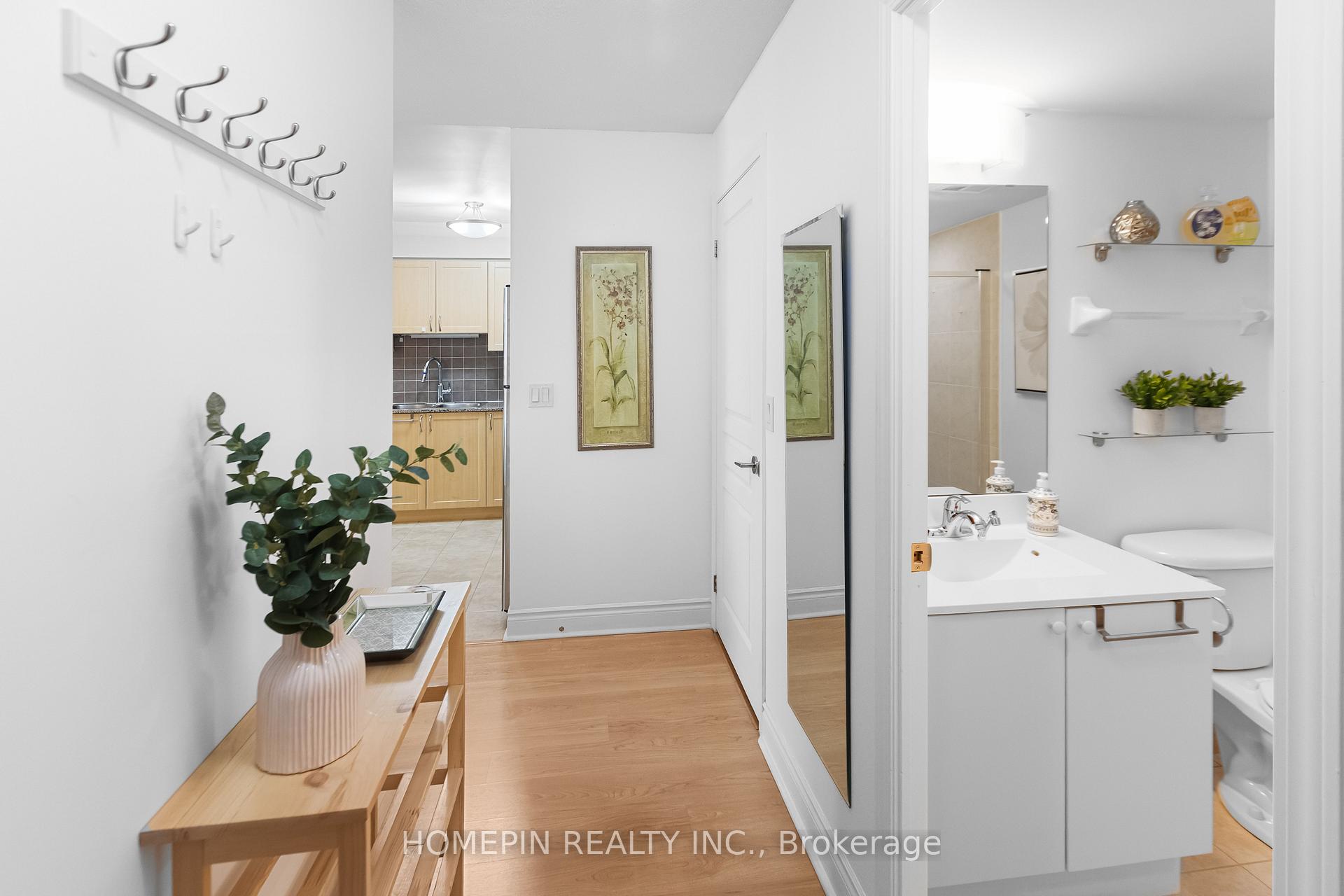 Photo 5 of Unit 303, 55 South Town Centre Boulevard, Markham, Unionville — HOMEH