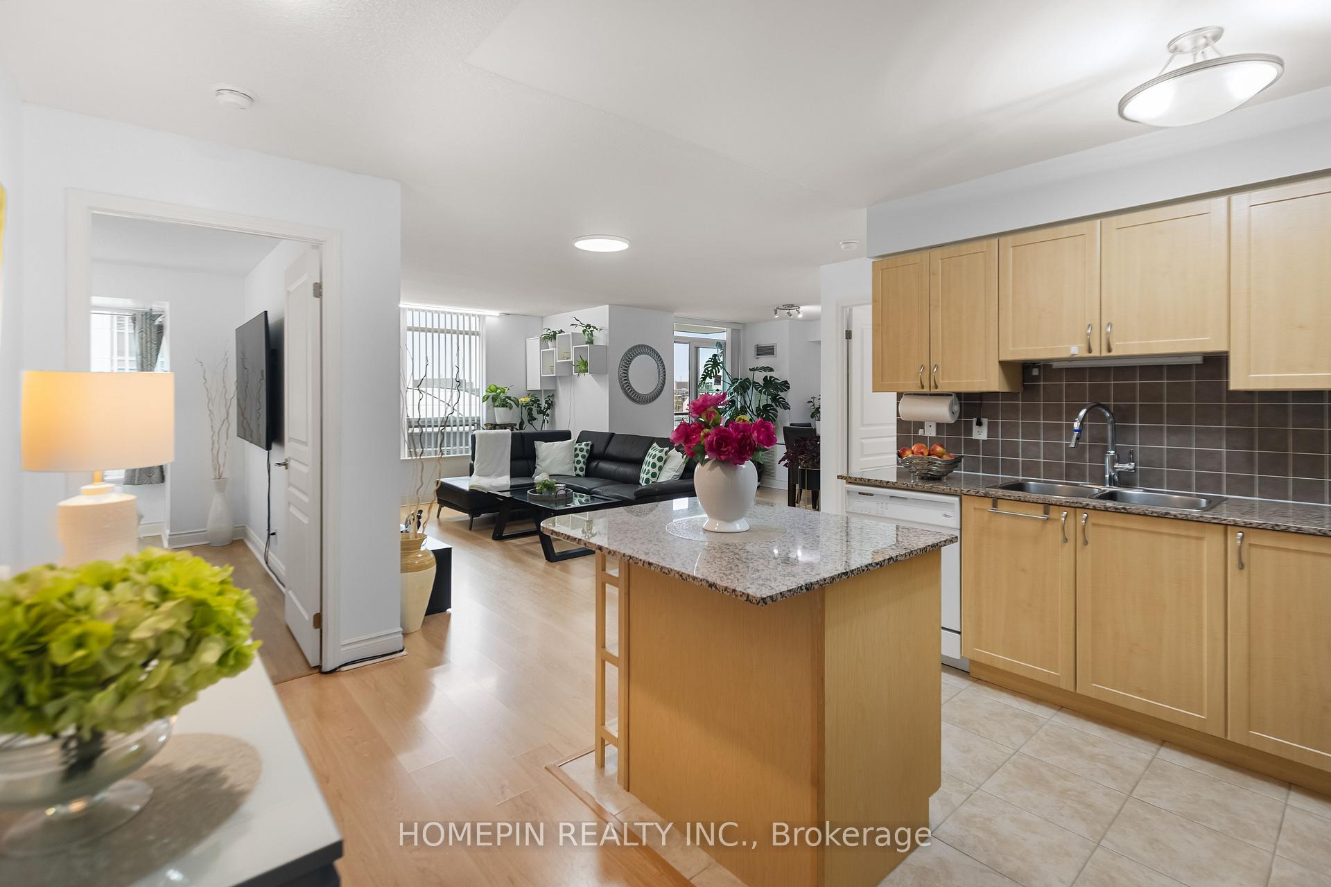 Photo 6 of Unit 303, 55 South Town Centre Boulevard, Markham, Unionville — HOMEH