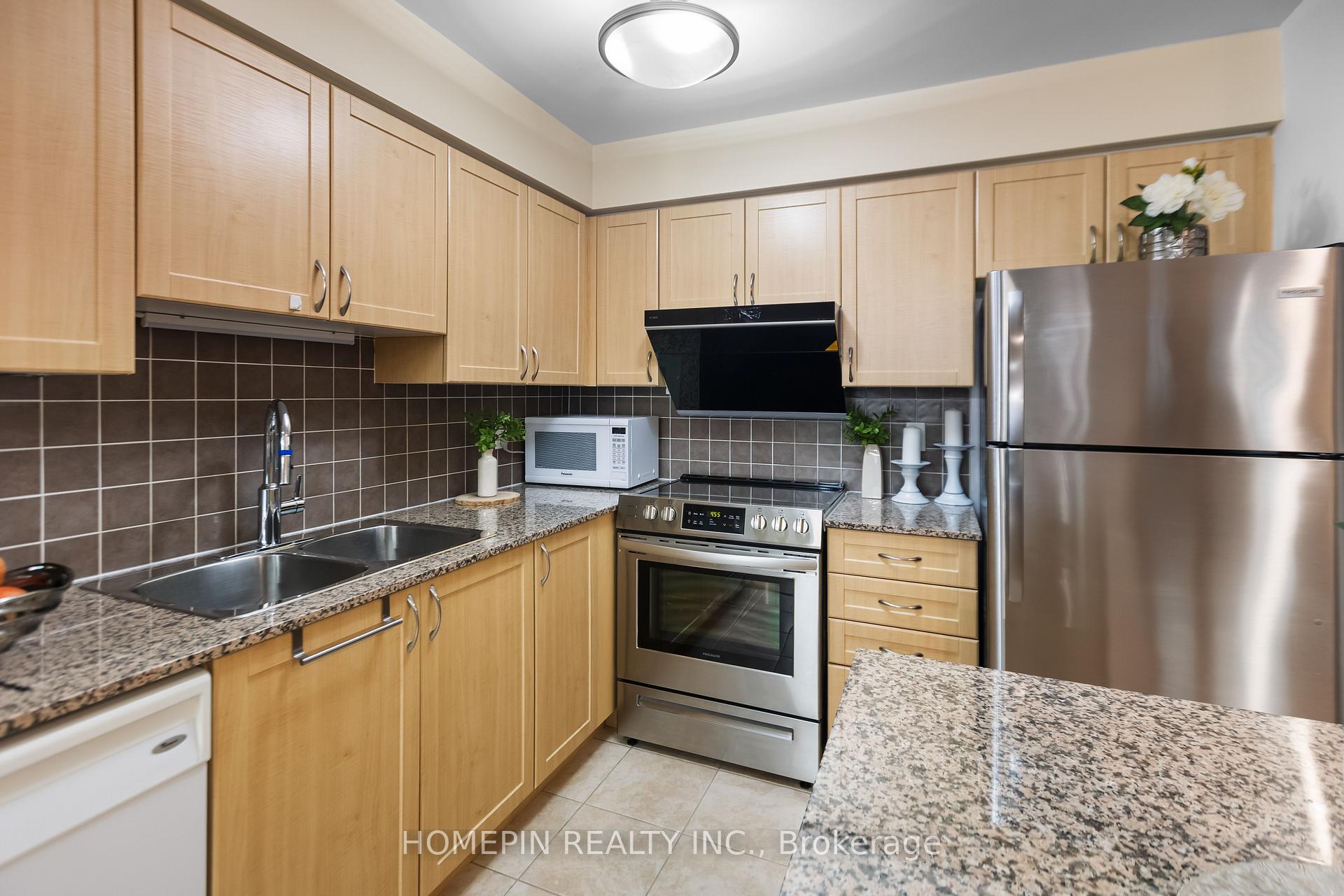 Photo 8 of Unit 303, 55 South Town Centre Boulevard, Markham, Unionville — HOMEH