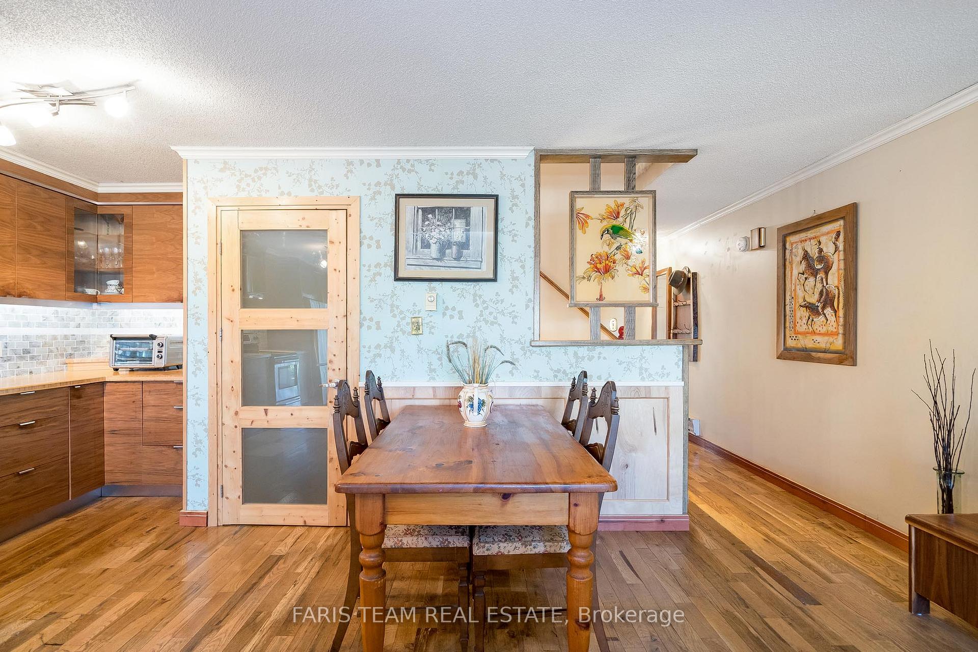 Photo 8 of 89 Melinda Crescent, Barrie, Allandale — HOMEH