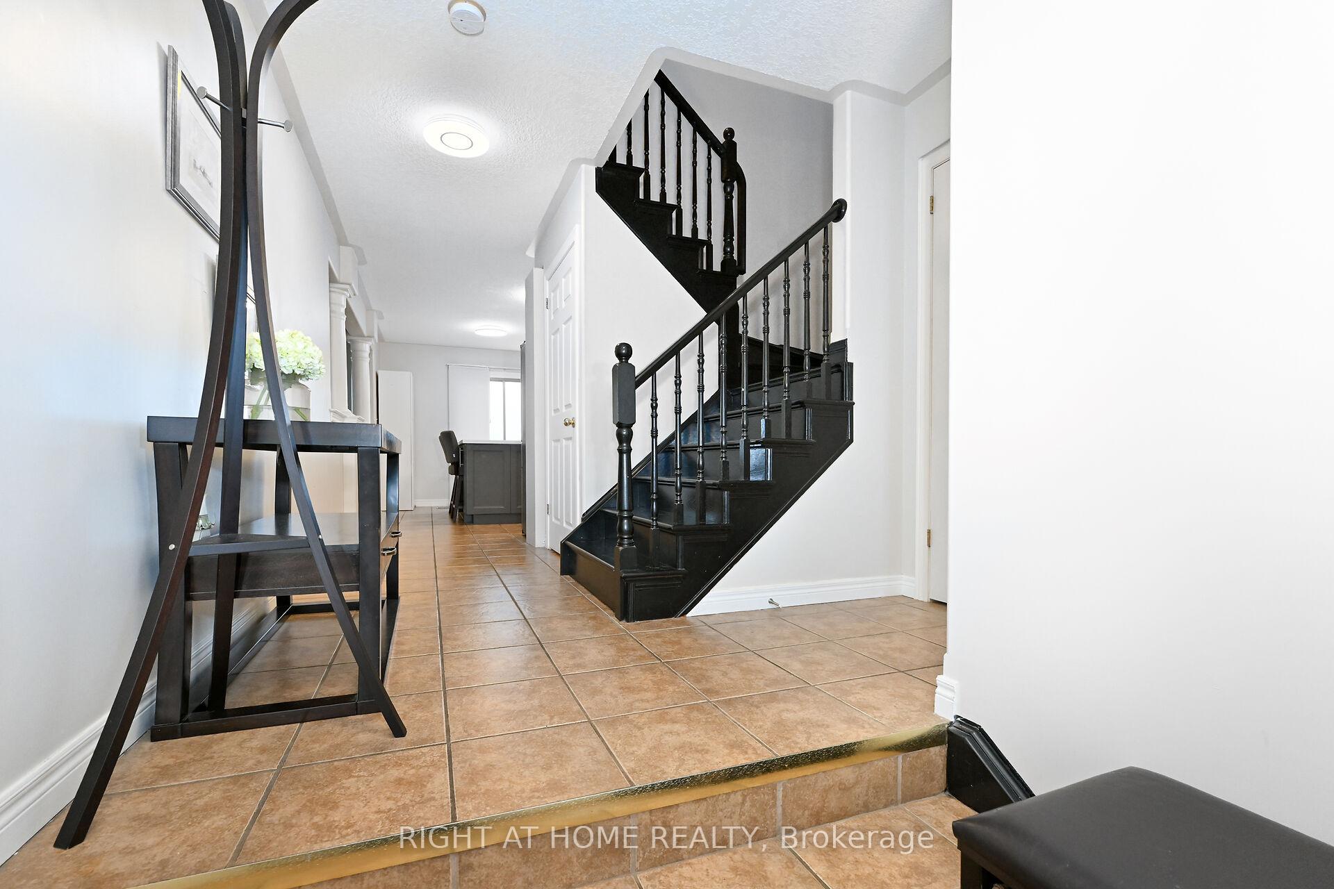 Photo 7 of 27 Turquoise Drive, Hamilton, Allison — HOMEH