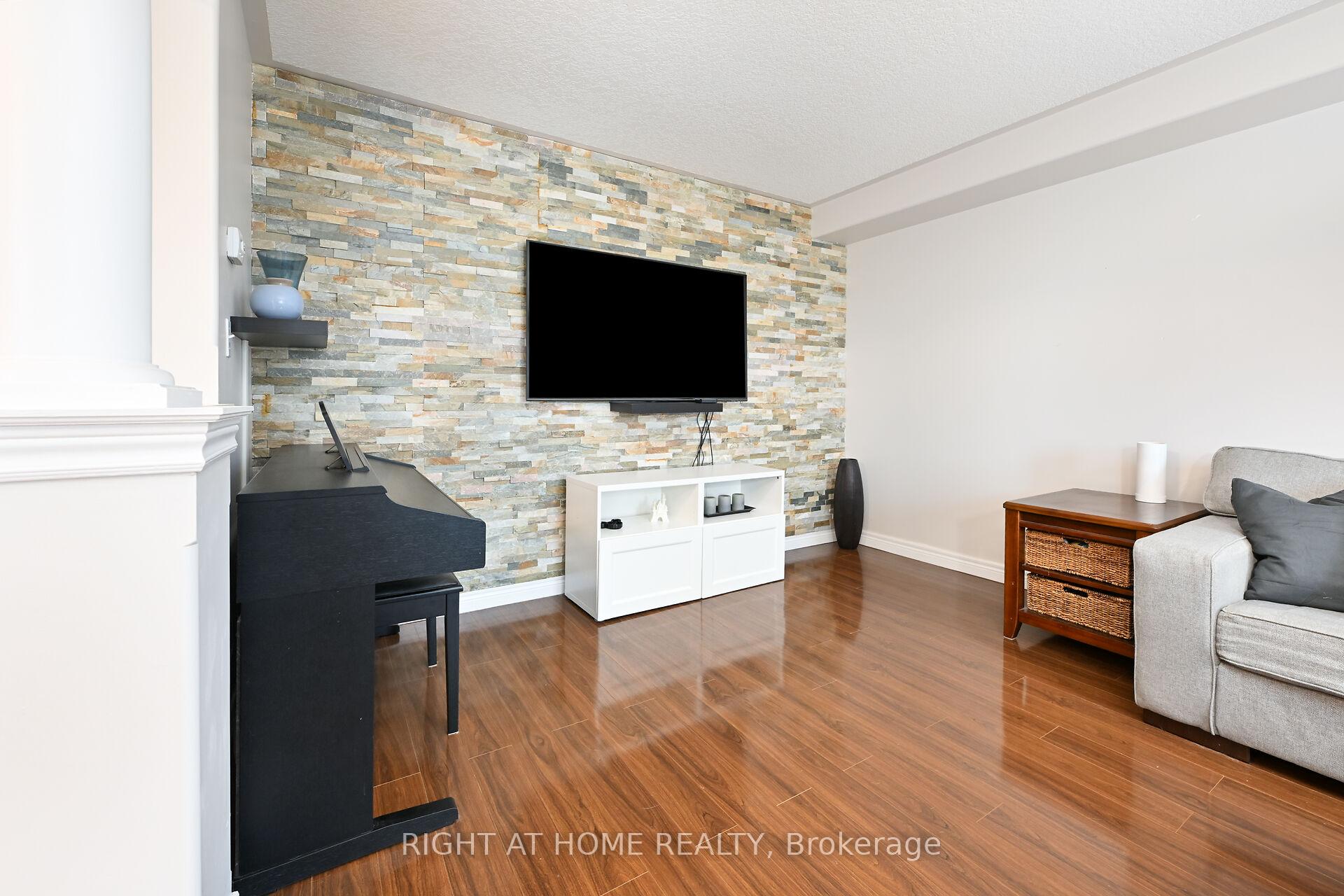 Photo 20 of 27 Turquoise Drive, Hamilton, Allison — HOMEH