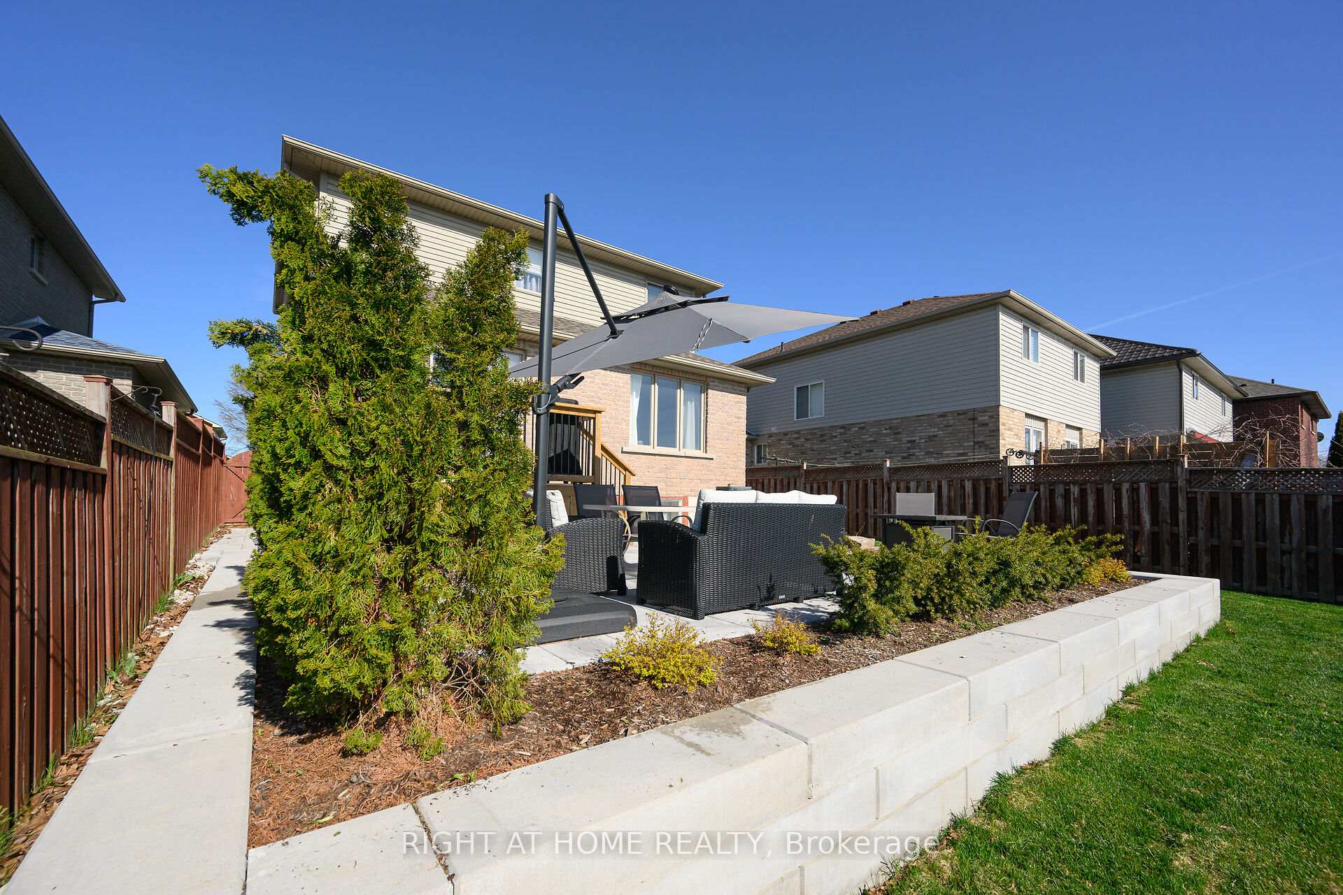 Photo 94 of 27 Turquoise Drive, Hamilton, Allison — HOMEH
