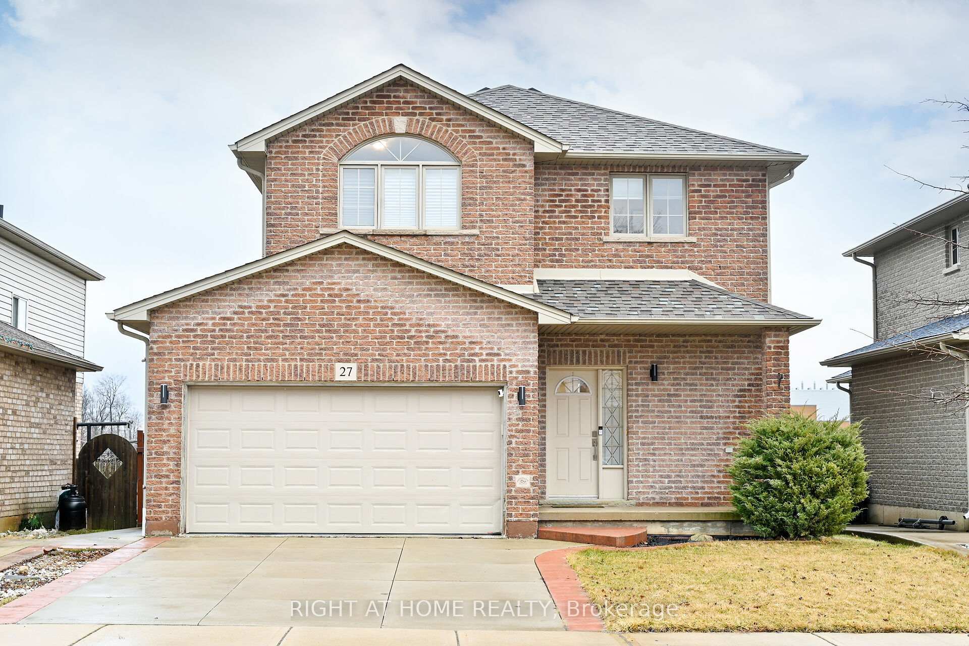 Photo 2 of 27 Turquoise Drive, Hamilton, Allison — HOMEH