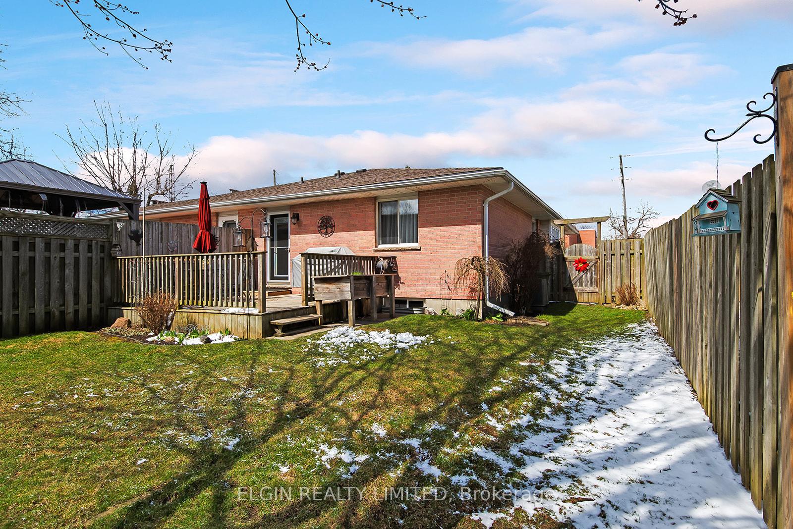 Photo 11 of 61 Edward Street, St. Thomas — HOMEH