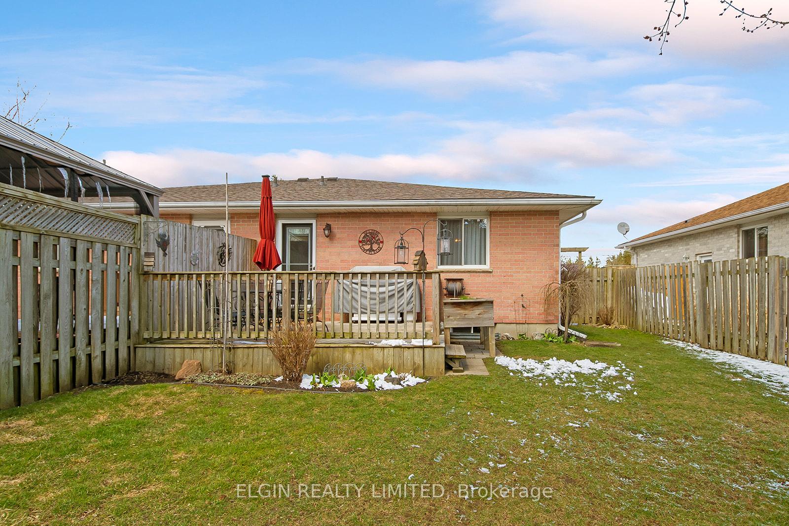 Photo 12 of 61 Edward Street, St. Thomas — HOMEH