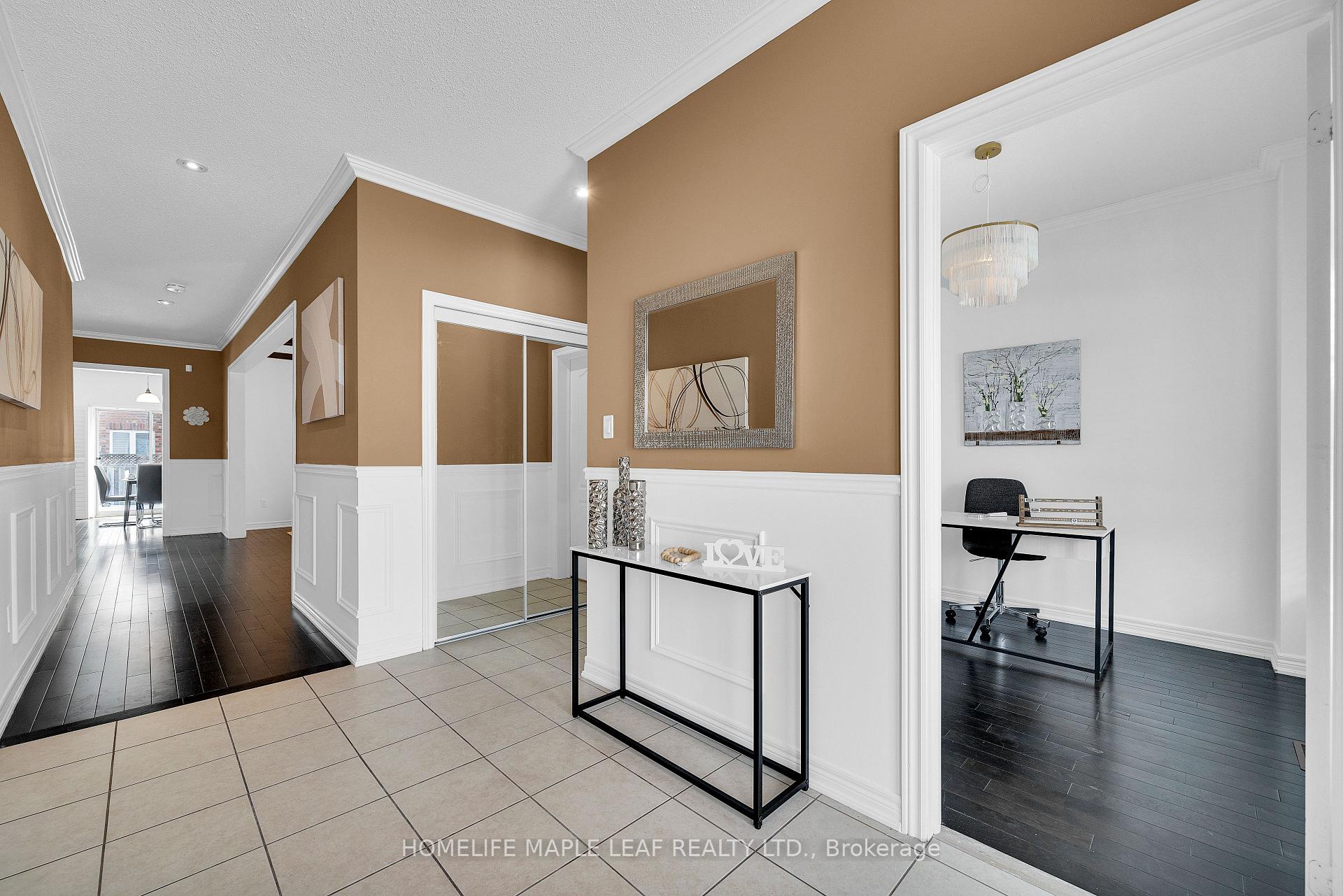 Photo 4 of 33 Honeybee Drive, Brampton, Sandringham-Wellington — HOMEH