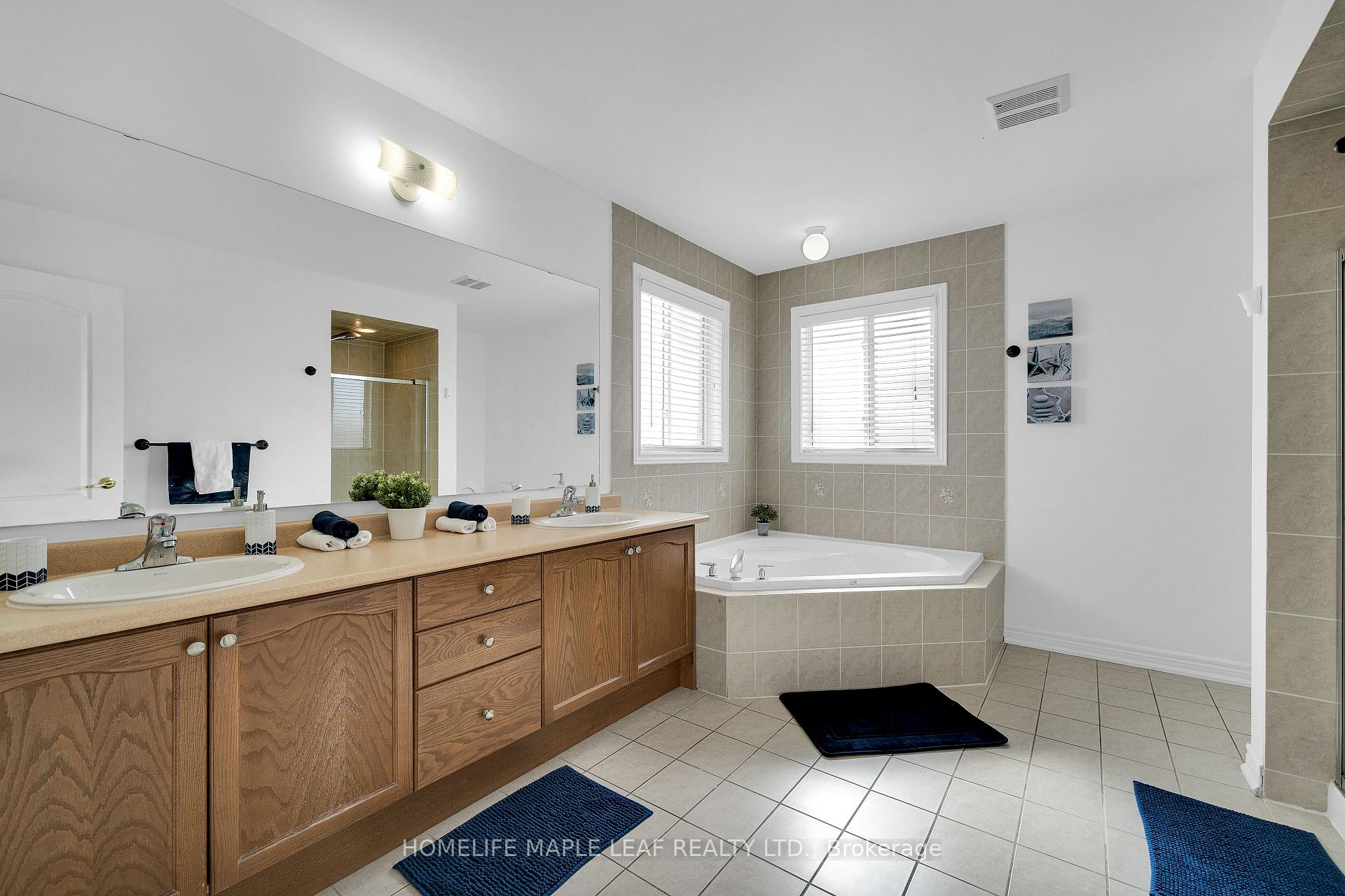 Photo 65 of 33 Honeybee Drive, Brampton, Sandringham-Wellington — HOMEH