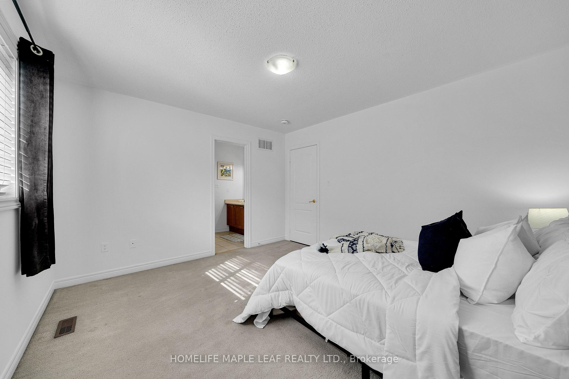Photo 69 of 33 Honeybee Drive, Brampton, Sandringham-Wellington — HOMEH