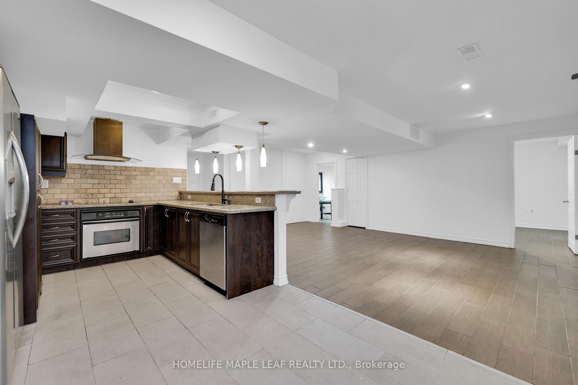 Photo 81 of 33 Honeybee Drive, Brampton, Sandringham-Wellington — HOMEH