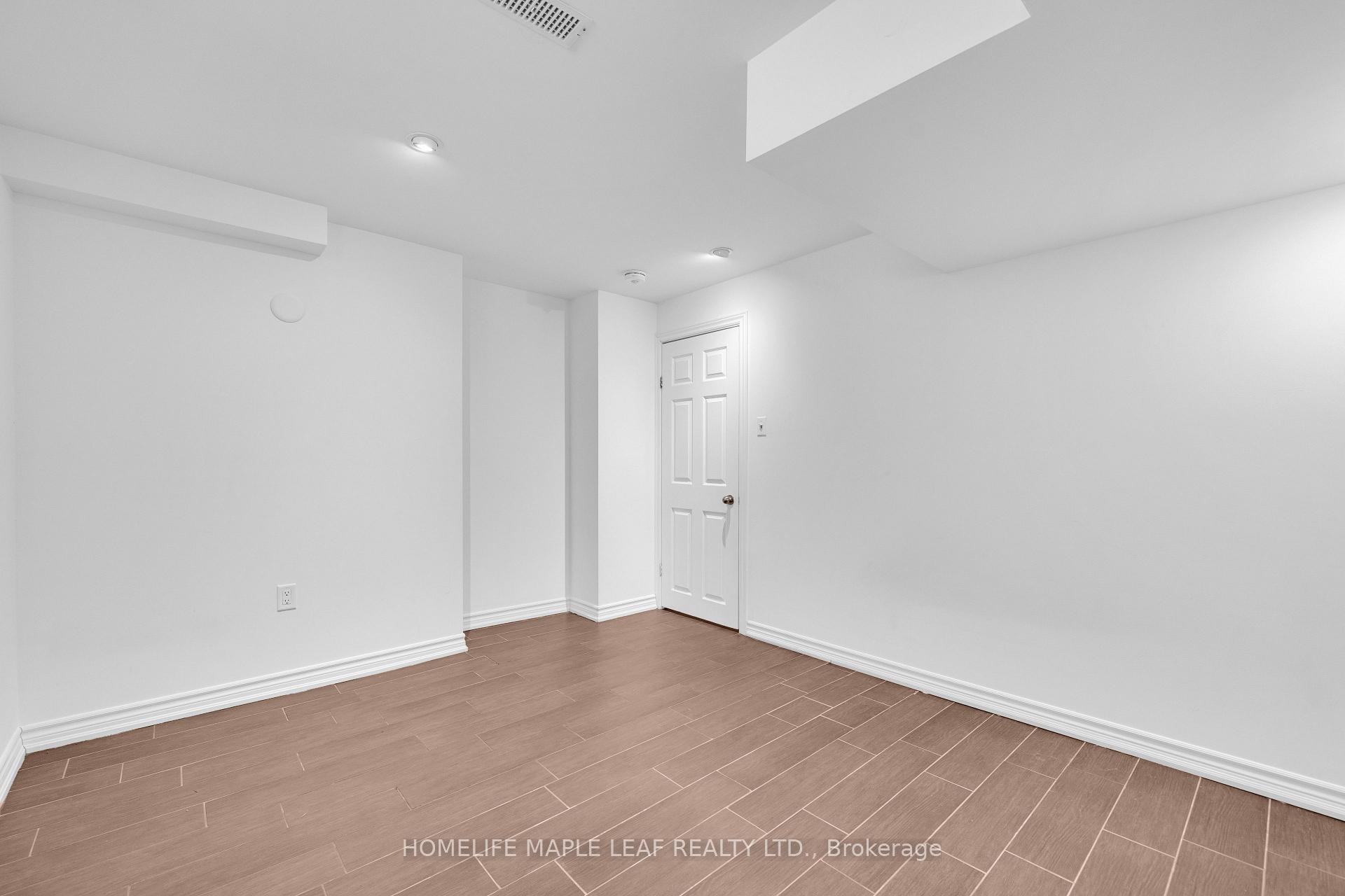 Photo 84 of 33 Honeybee Drive, Brampton, Sandringham-Wellington — HOMEH