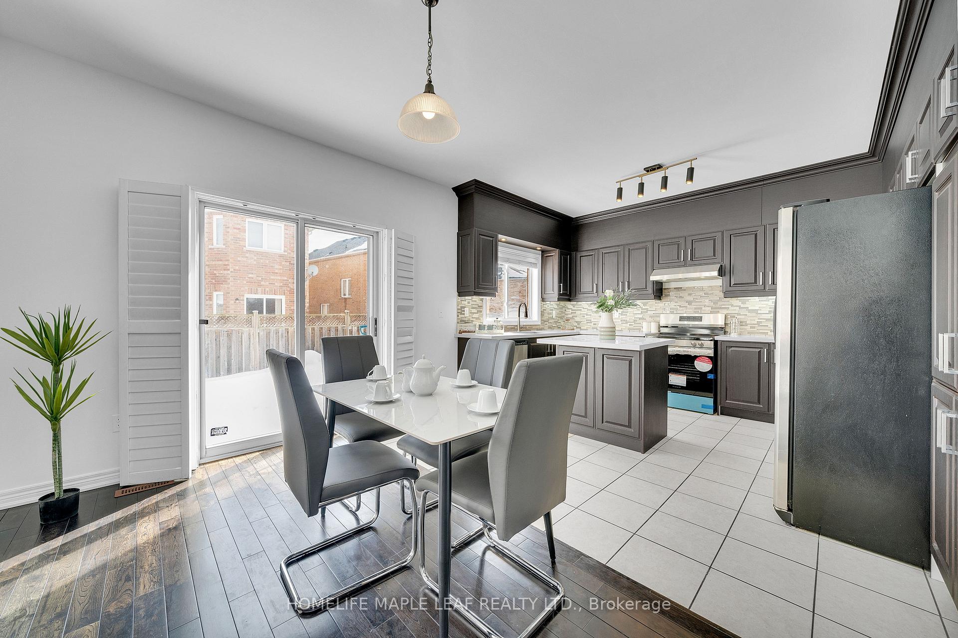 Photo 31 of 33 Honeybee Drive, Brampton, Sandringham-Wellington — HOMEH