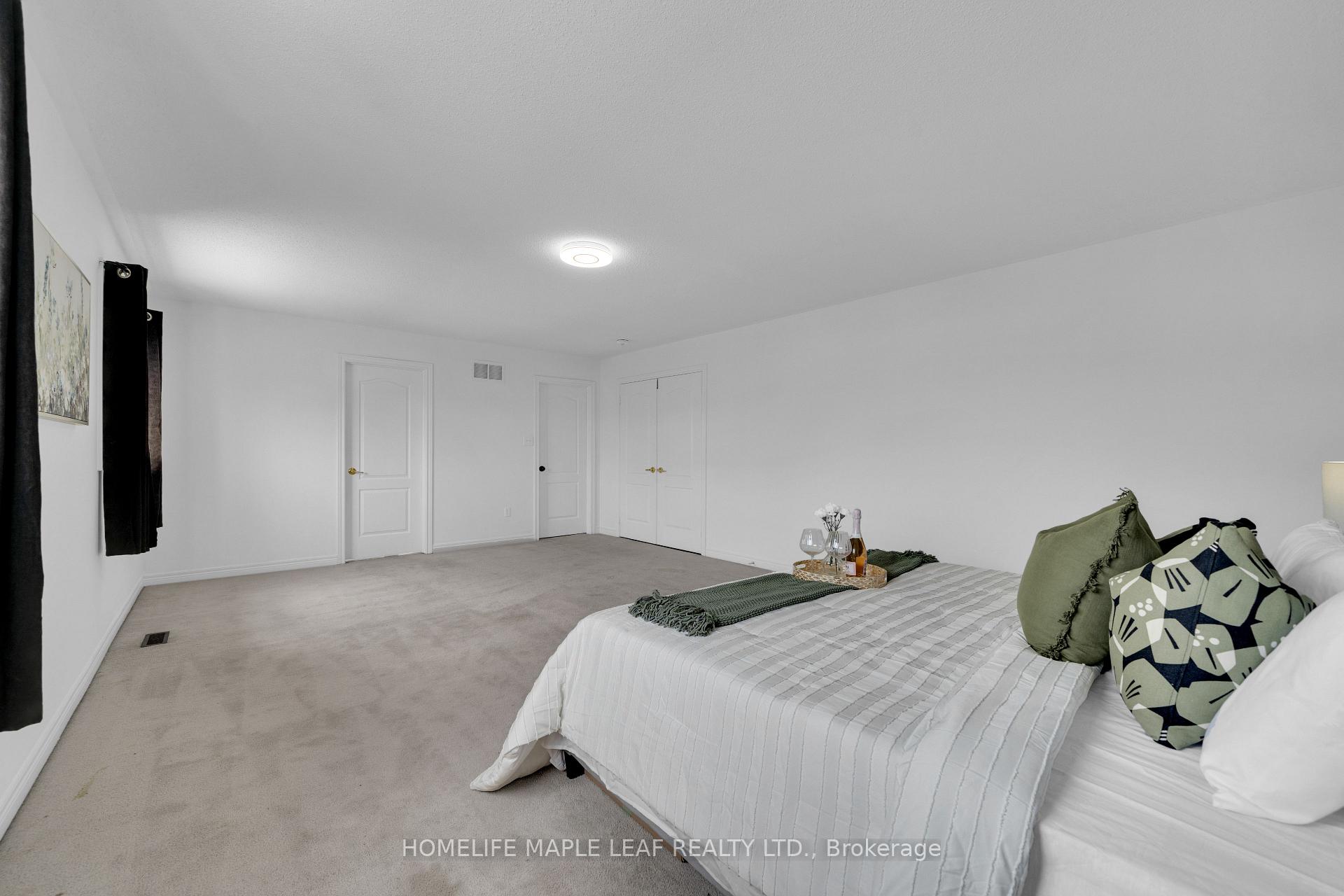 Photo 44 of 33 Honeybee Drive, Brampton, Sandringham-Wellington — HOMEH