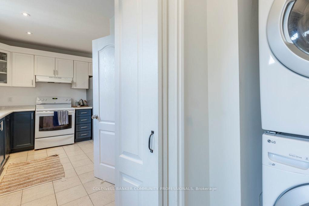 Photo 11 of 41 Rosemont Avenue, Hamilton, Stripley — HOMEH