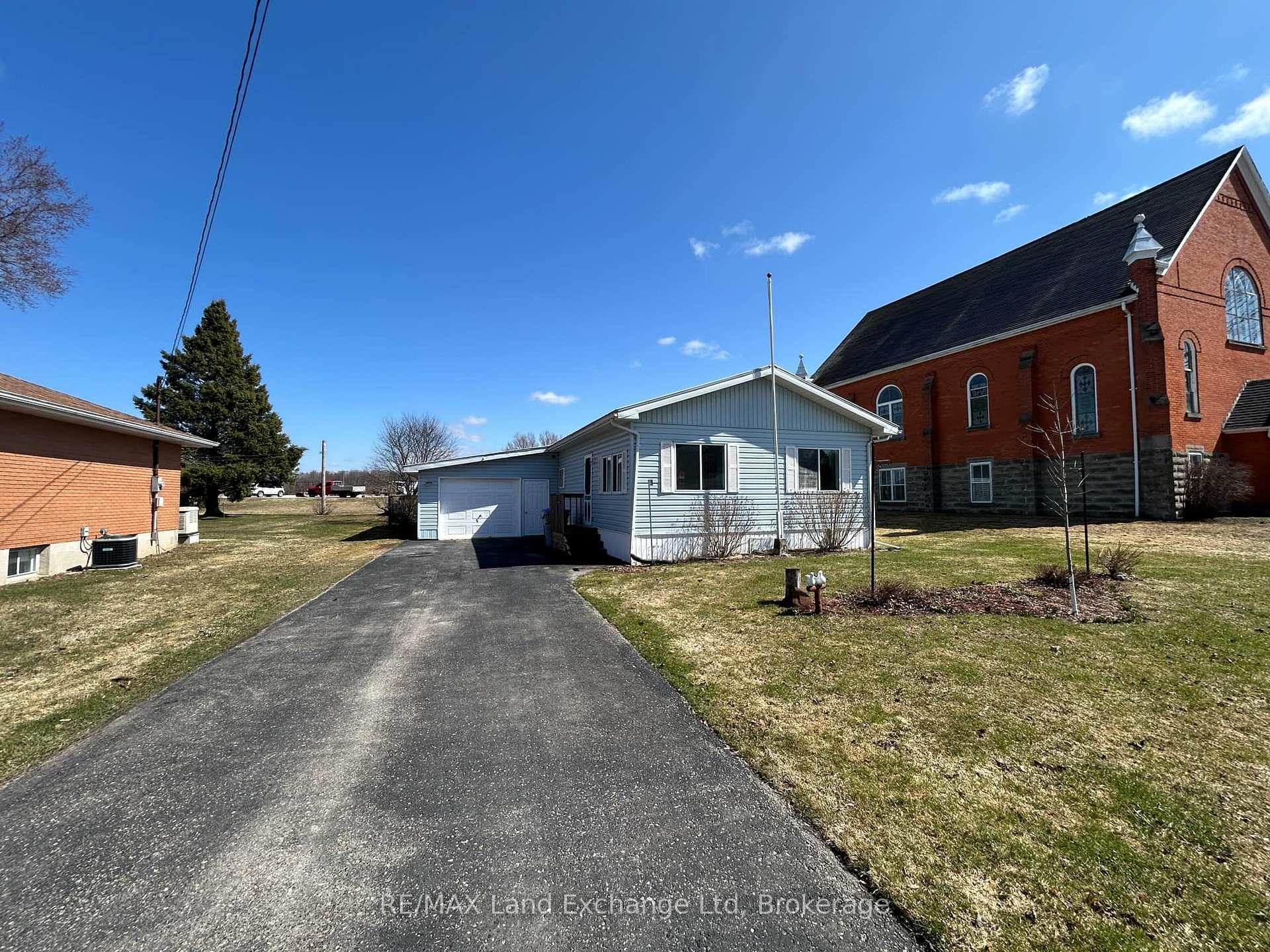 Photo 1 of 85 Queen Street, Morris Turnberry, Bluevale — HOMEH