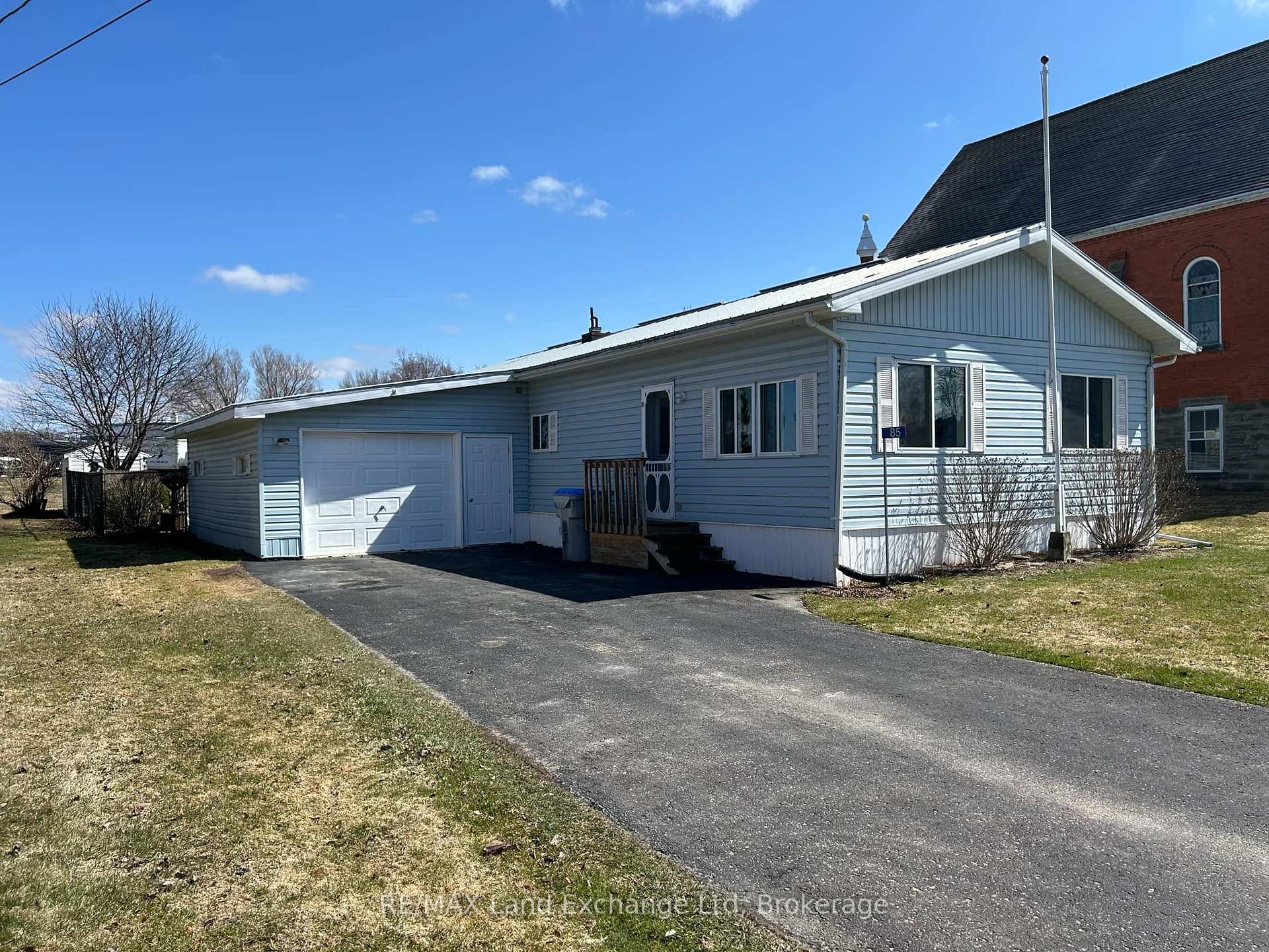Photo 2 of 85 Queen Street, Morris Turnberry, Bluevale — HOMEH