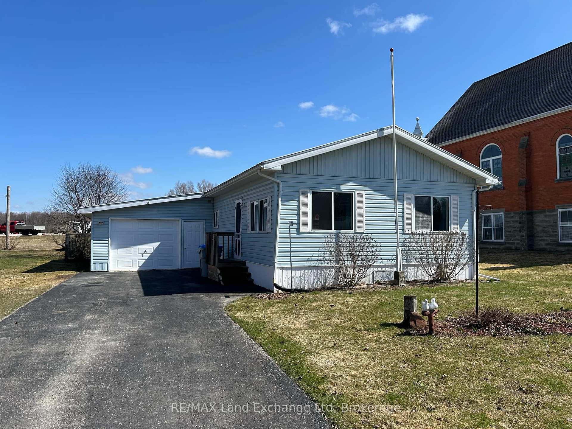 Photo 3 of 85 Queen Street, Morris Turnberry, Bluevale — HOMEH