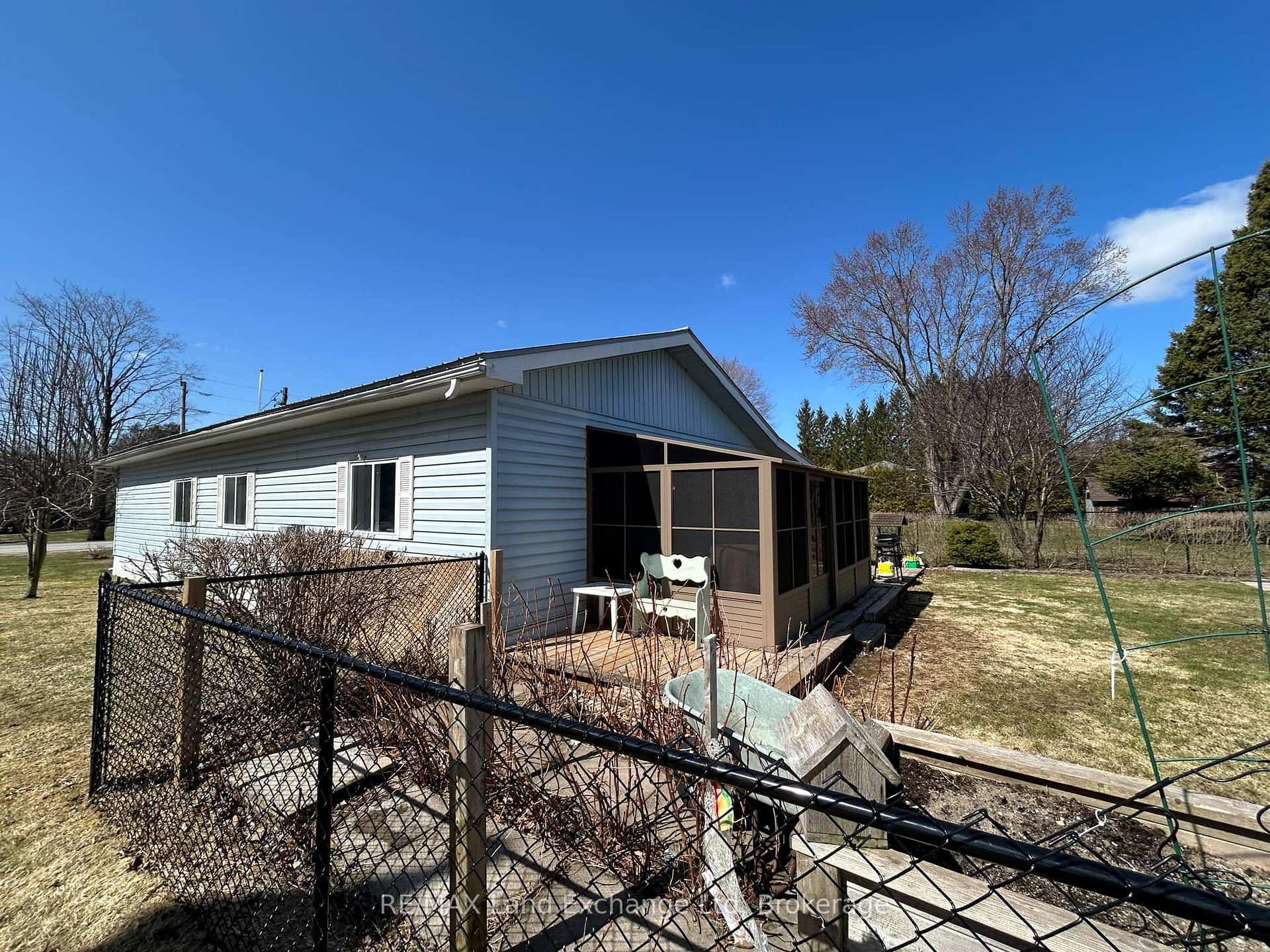 Photo 17 of 85 Queen Street, Morris Turnberry, Bluevale — HOMEH