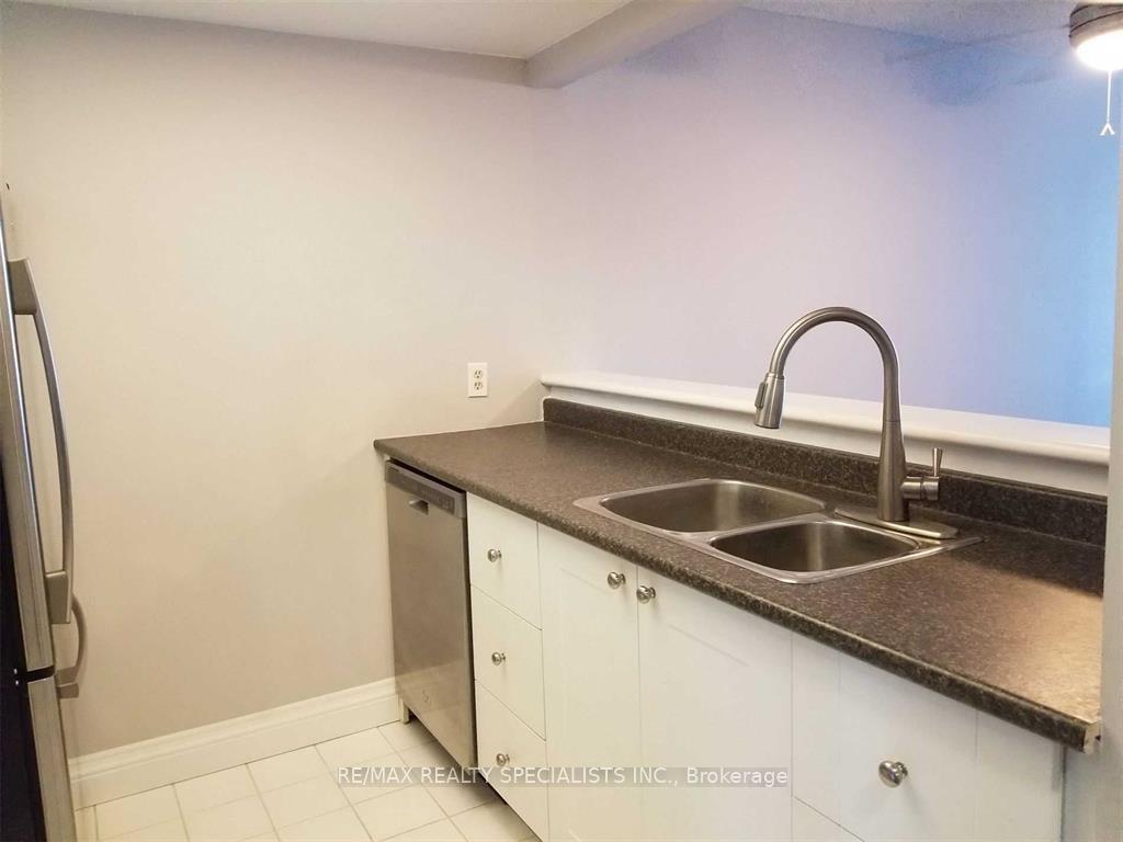 Photo 6 of Unit 206, 75 Ellen Street, Barrie, City Centre — HOMEH