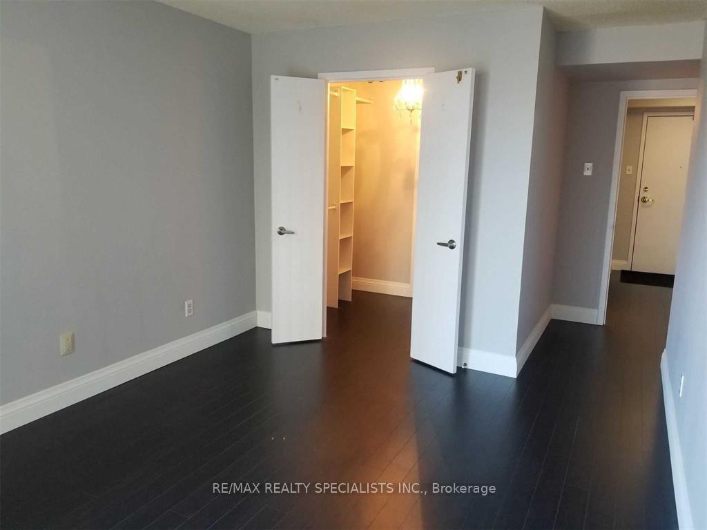 Photo 11 of Unit 206, 75 Ellen Street, Barrie, City Centre — HOMEH