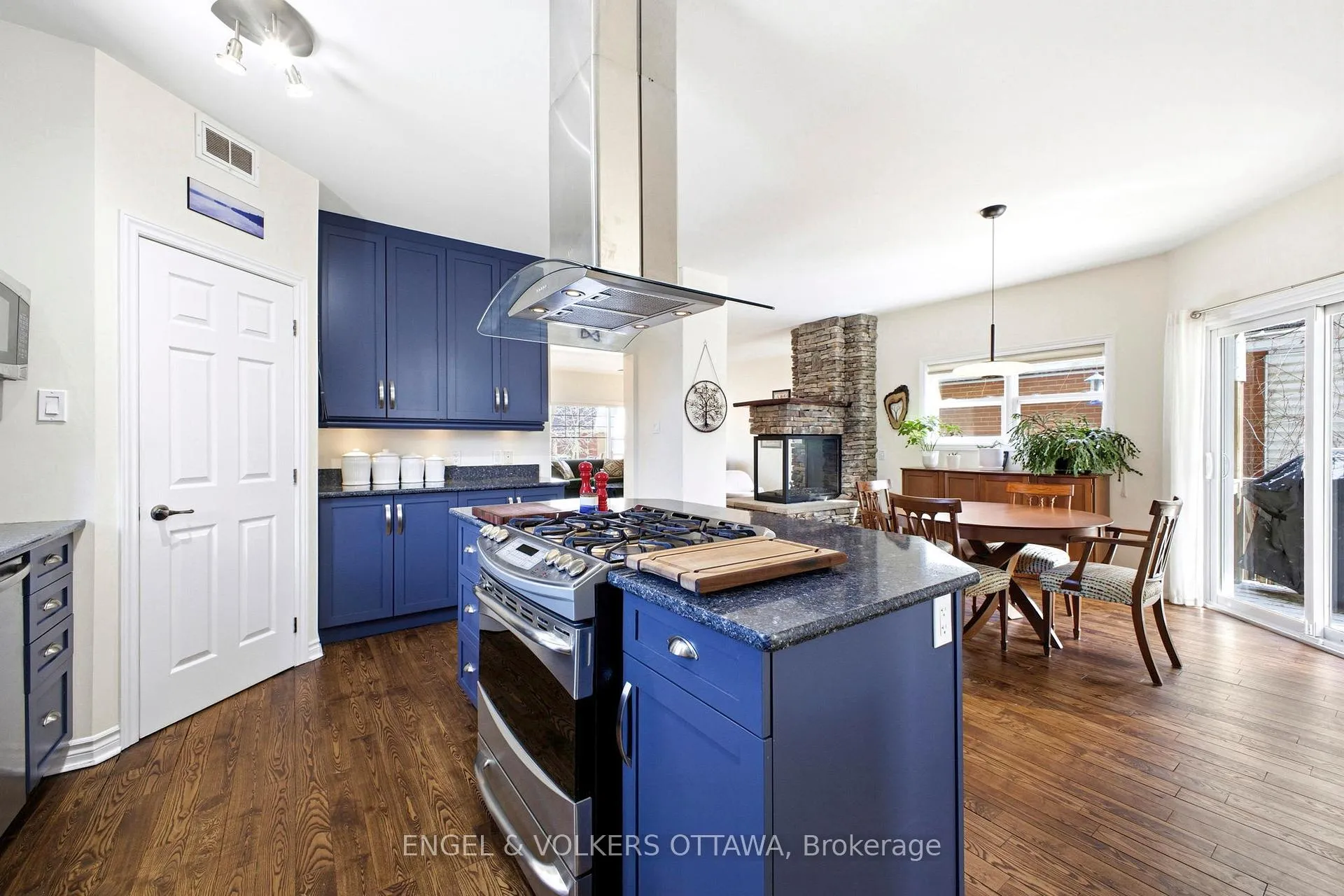 Photo 12 of 72 Smirle Avenue, Ottawa, Ottawa West — HOMEH