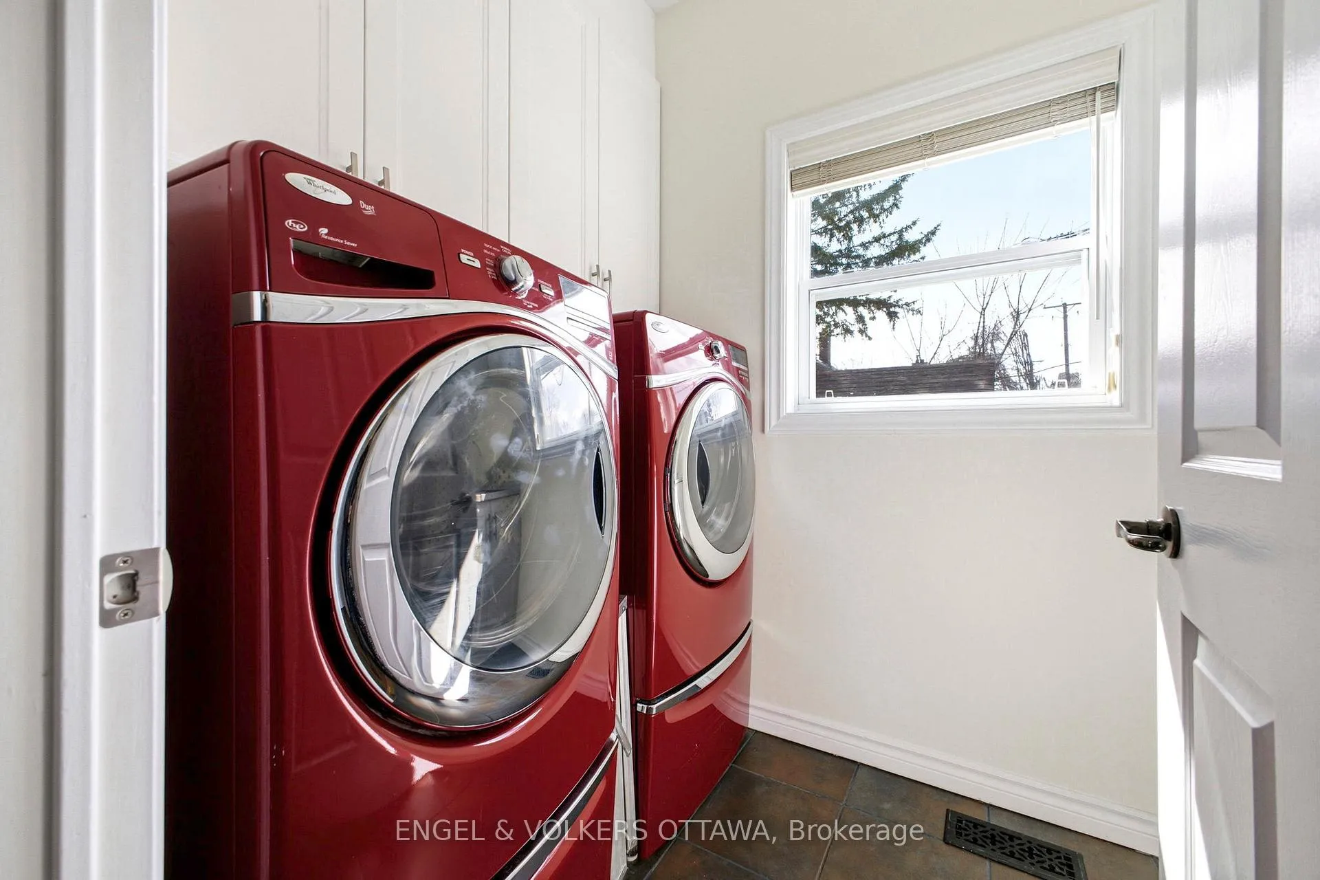 Photo 16 of 72 Smirle Avenue, Ottawa, Ottawa West — HOMEH
