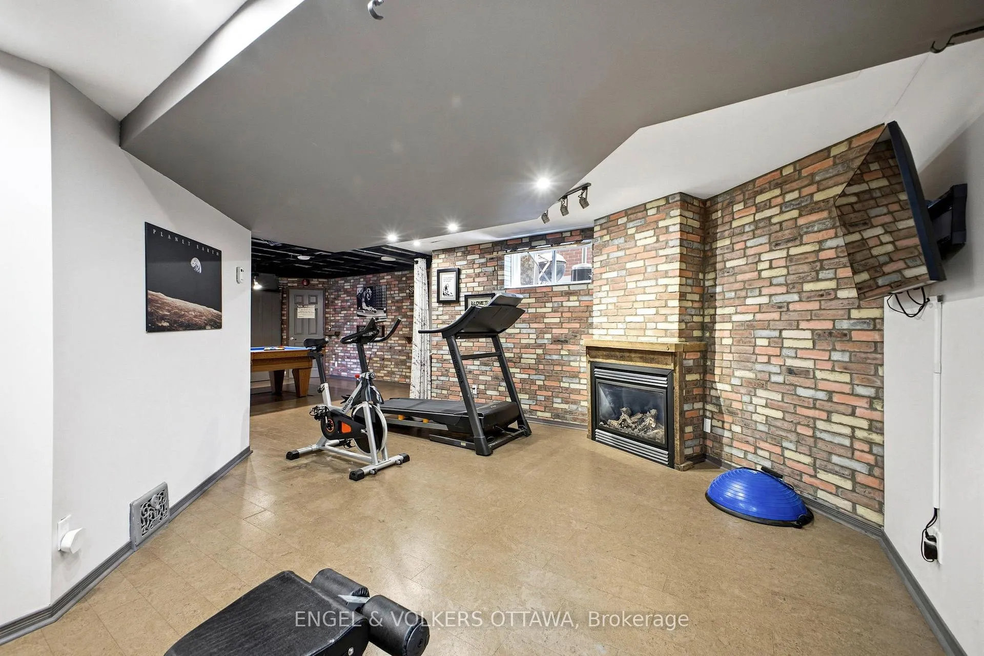 Photo 33 of 72 Smirle Avenue, Ottawa, Ottawa West — HOMEH