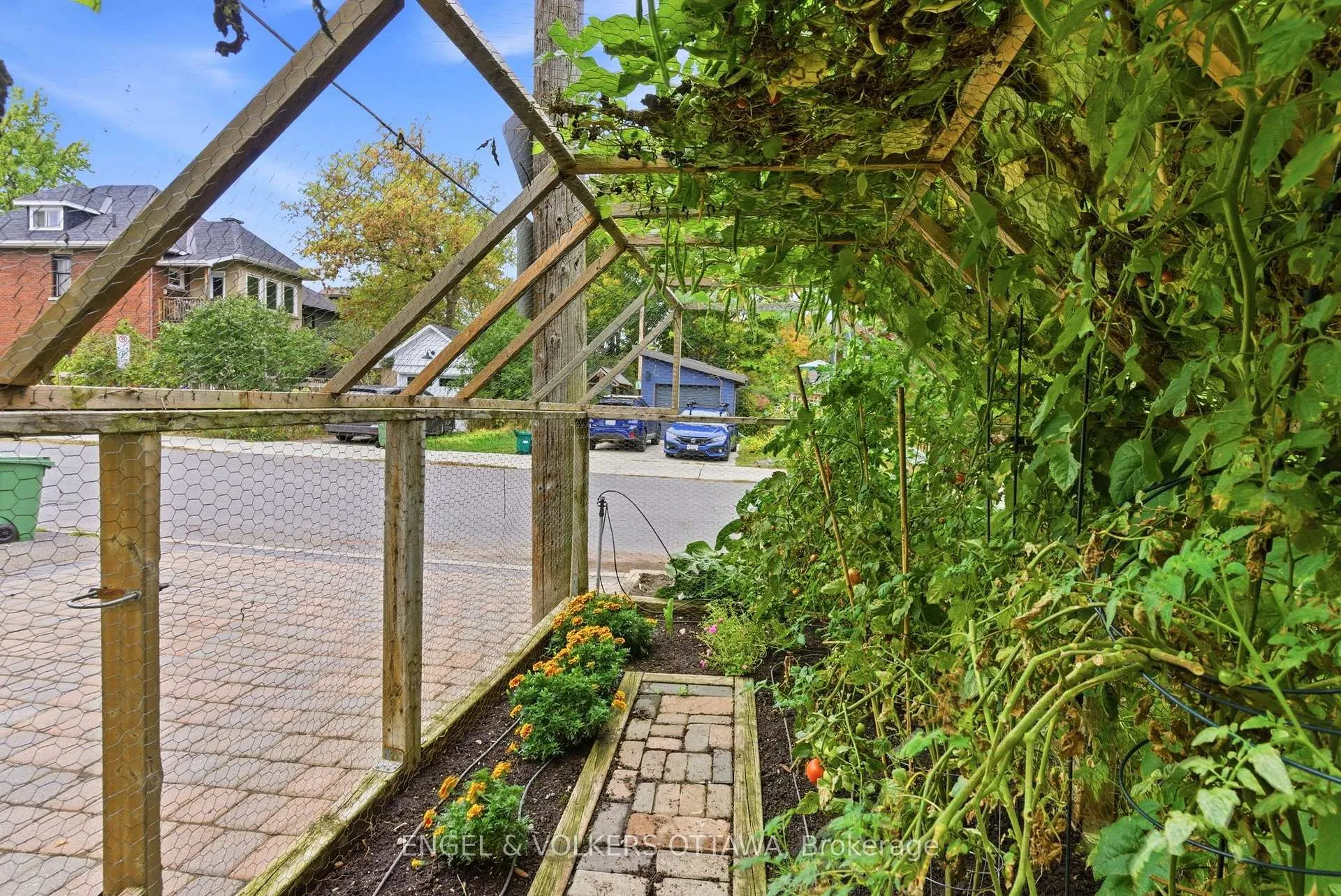 Photo 39 of 72 Smirle Avenue, Ottawa, Ottawa West — HOMEH