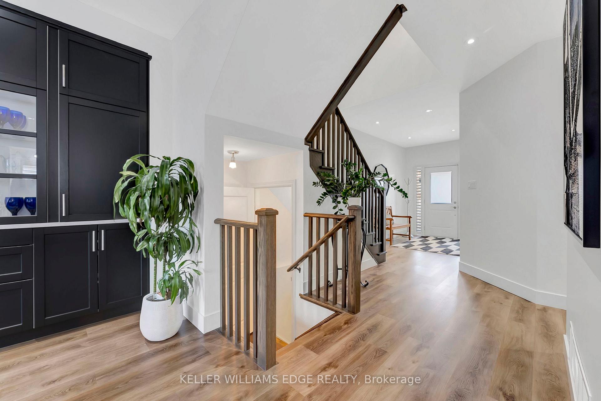 Photo 6 of 221 Echovalley Drive, Hamilton, Stoney Creek Mountain — HOMEH