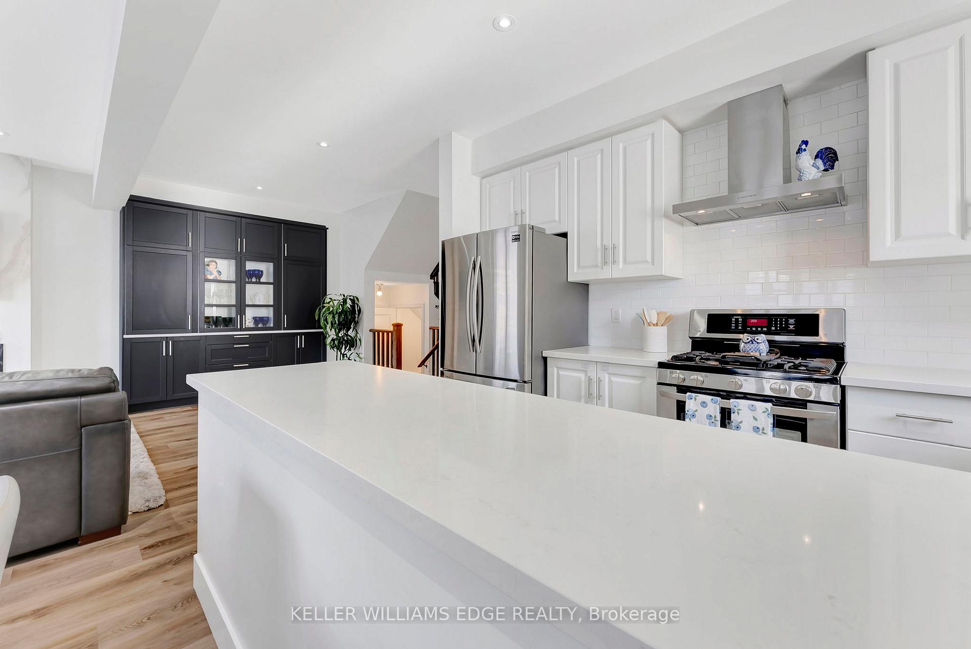 Photo 11 of 221 Echovalley Drive, Hamilton, Stoney Creek Mountain — HOMEH